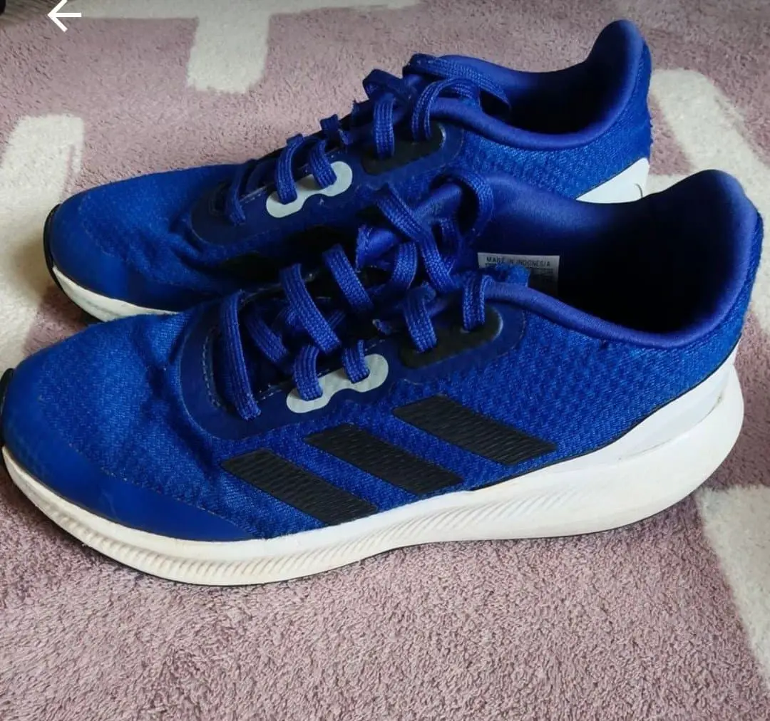 Adidas Tekkies Boys, Still good condition, Size 3 kids