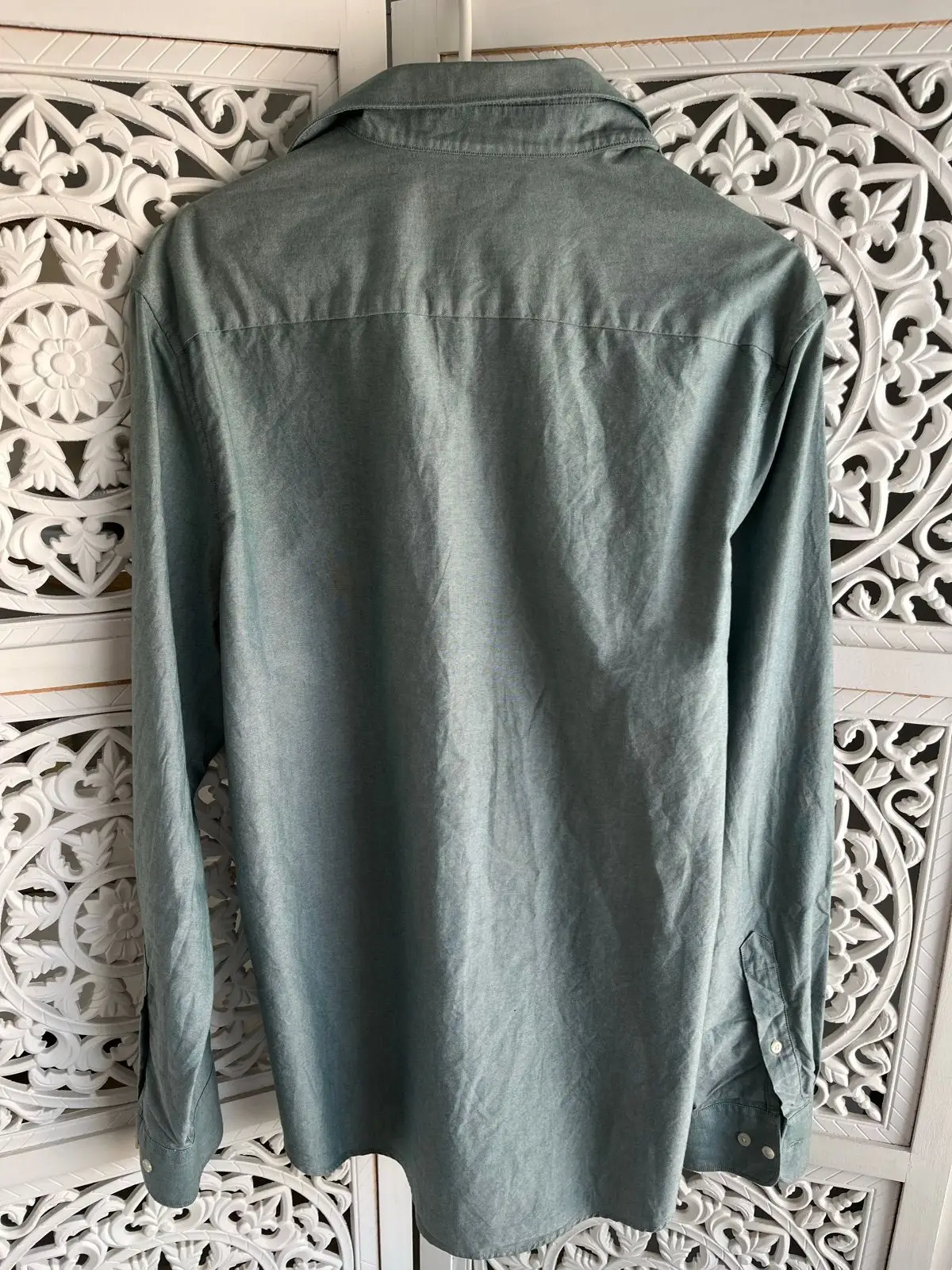 H&M Long-Sleeve Button-Down Shirt Sage Green