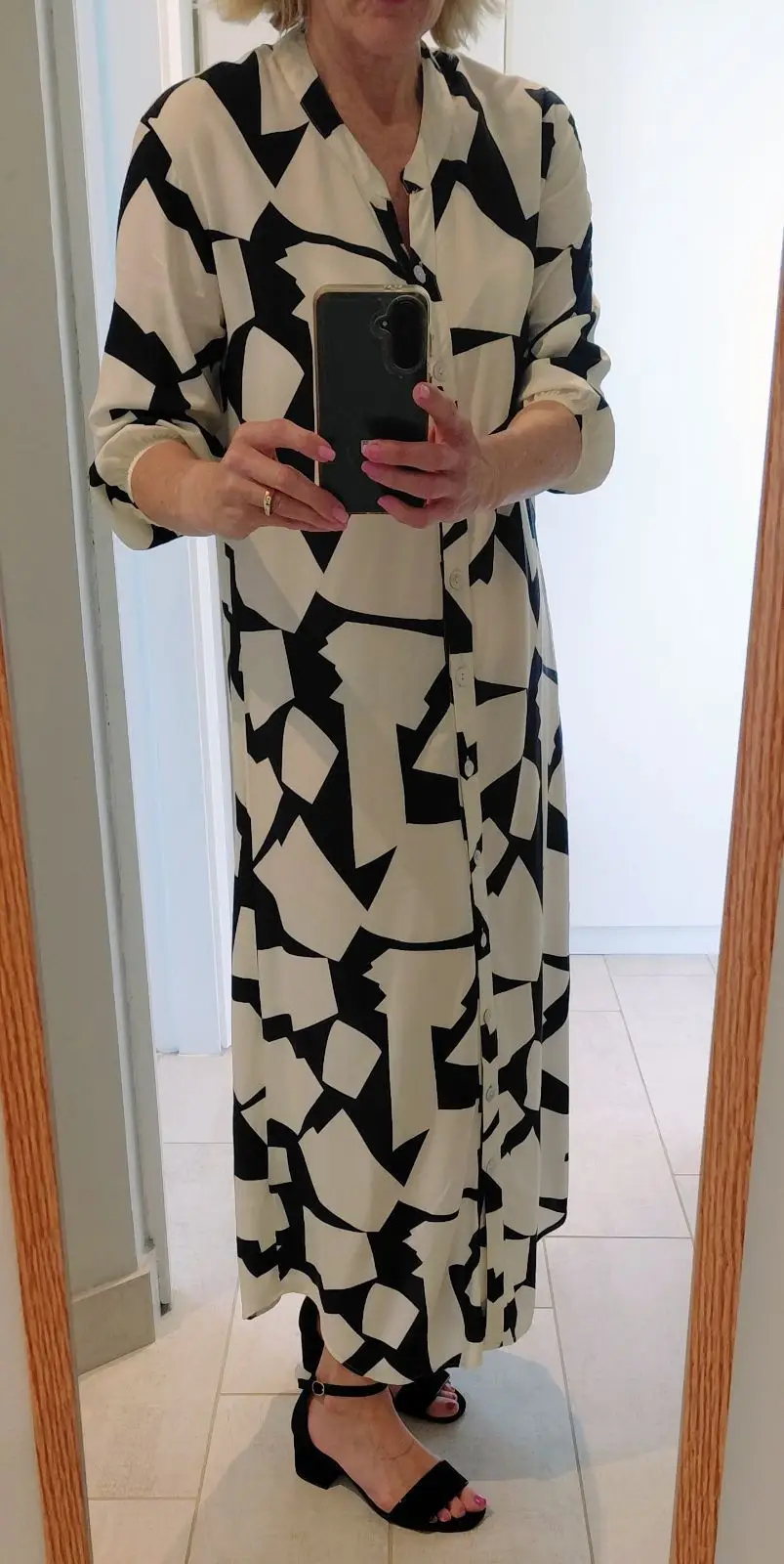 Black and White Abstract Print Maxi Shirt Dress