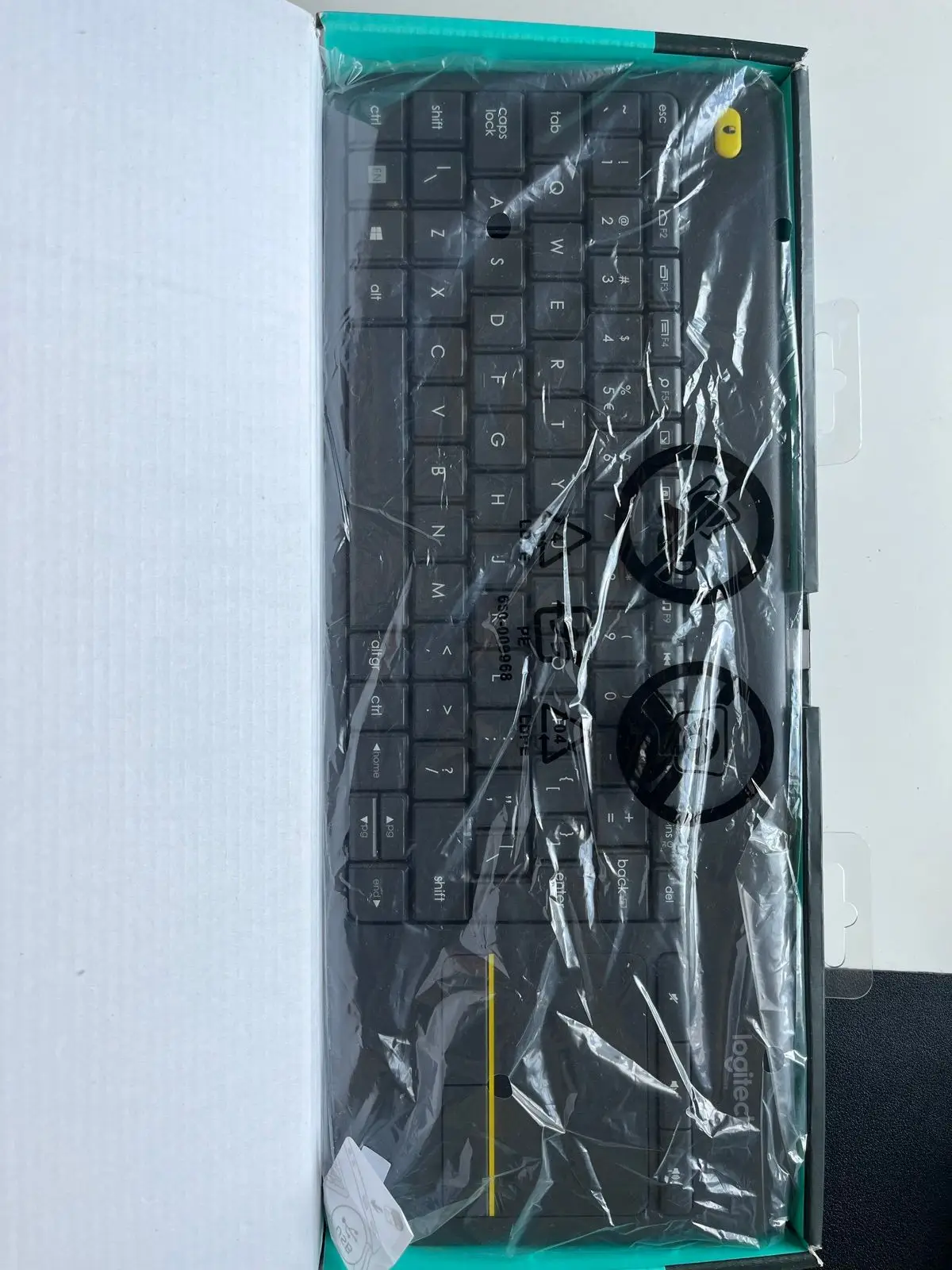 Logitech K400 Plus Wireless Touch Keyboard
