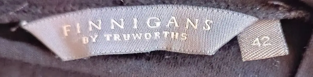 Truworths Finnigan Black Long Sleeve V-Neck Top