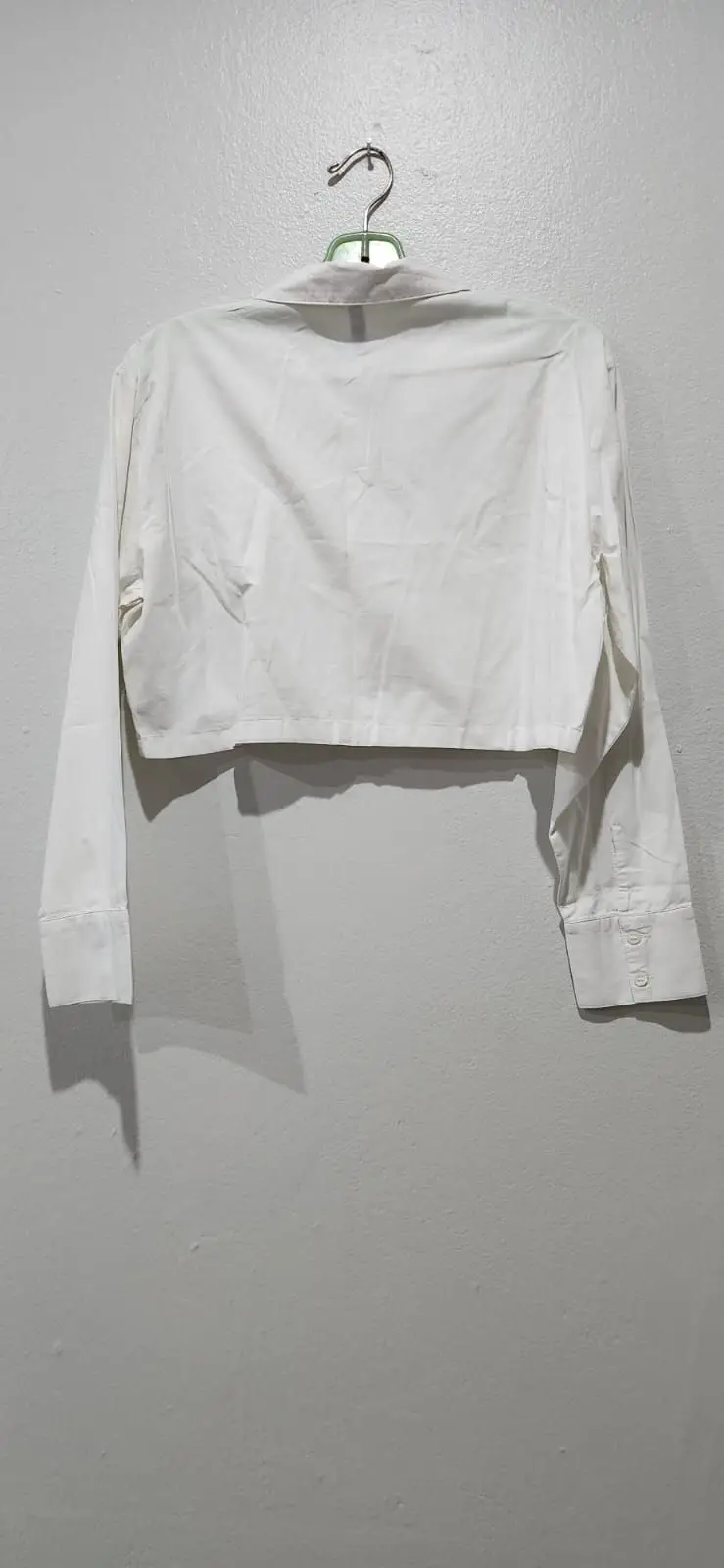 H&M Divided White Cropped Button-Down Shirt