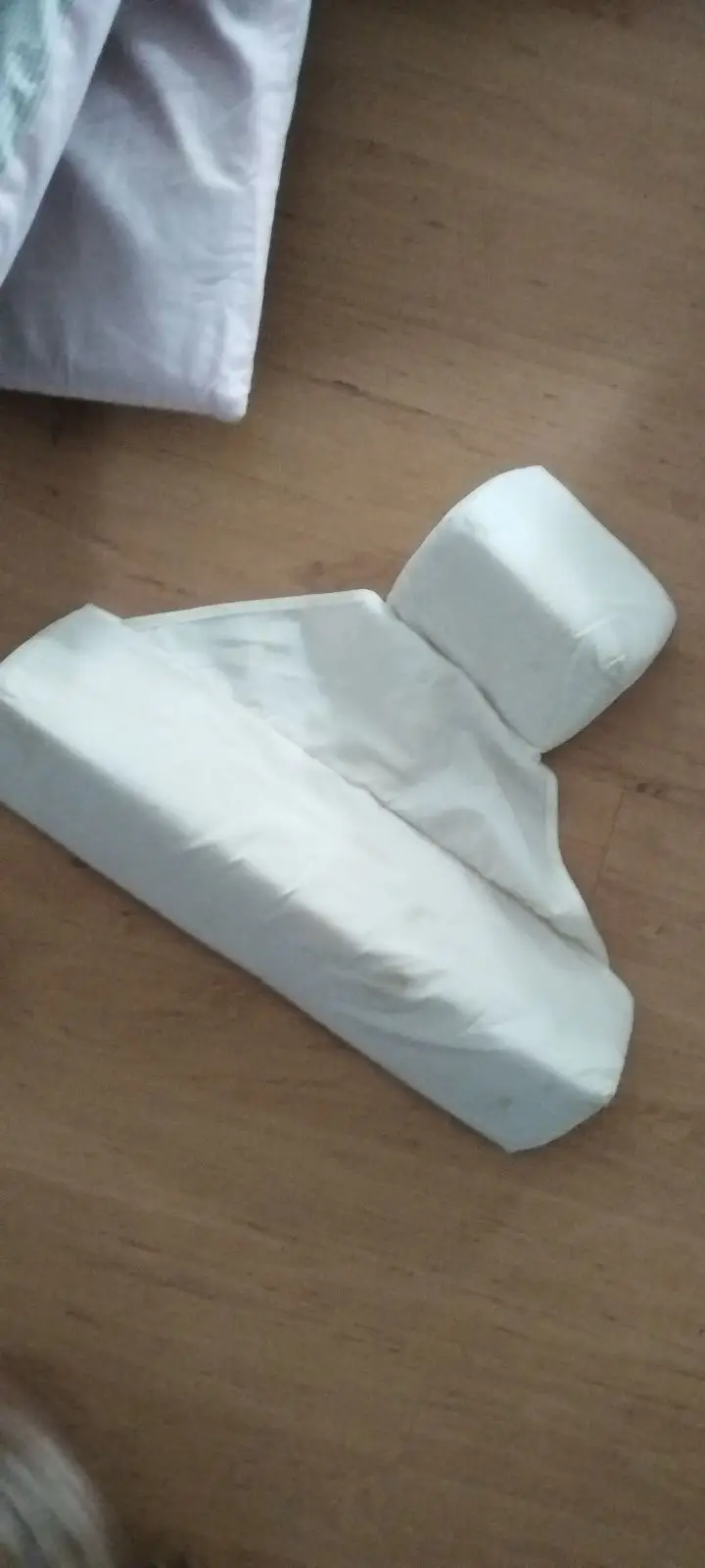 White Ergonomic Support Pillow