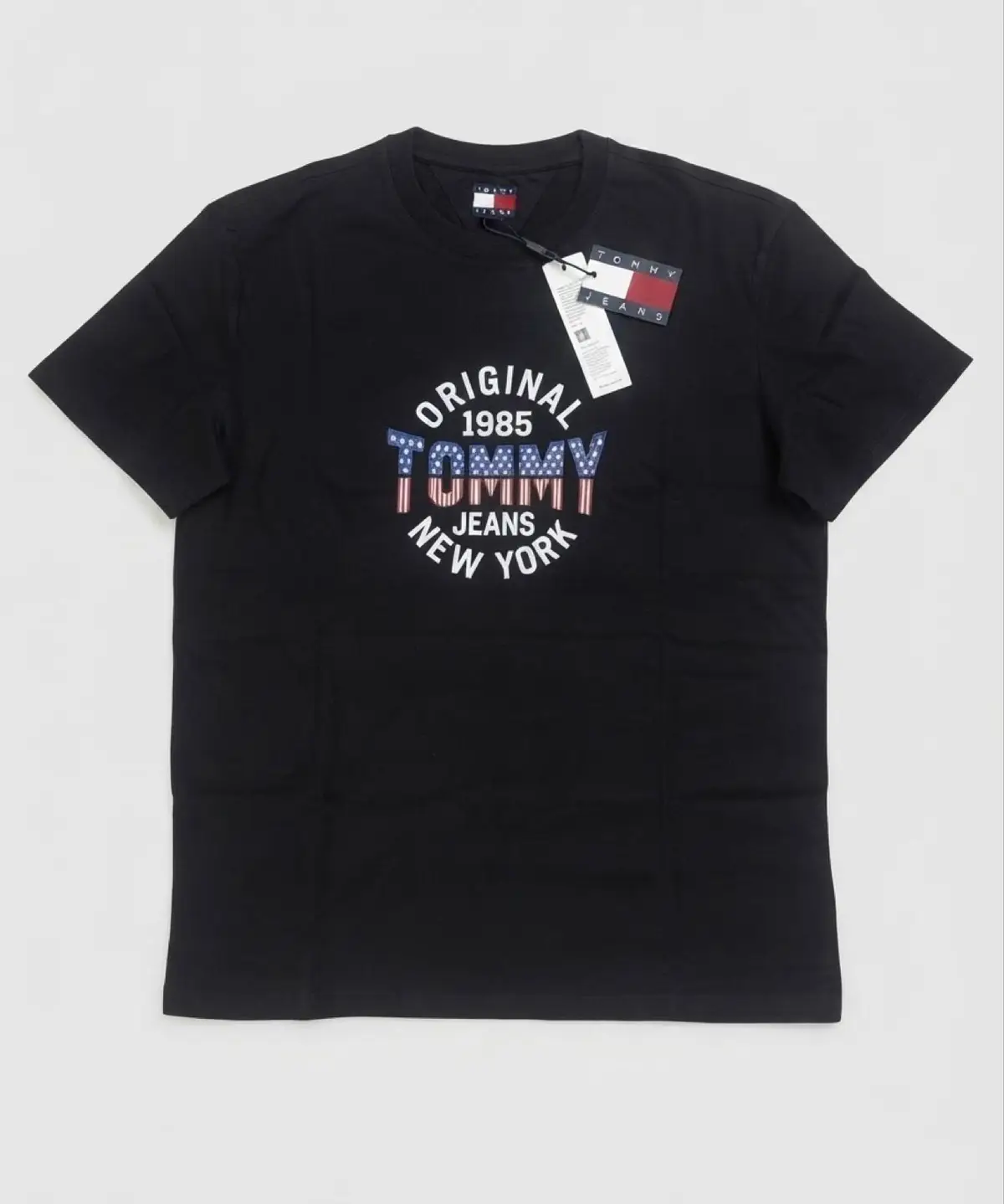 Tommy Hilfiger Tommy Jeans Black T-Shirt with Graphic Logo