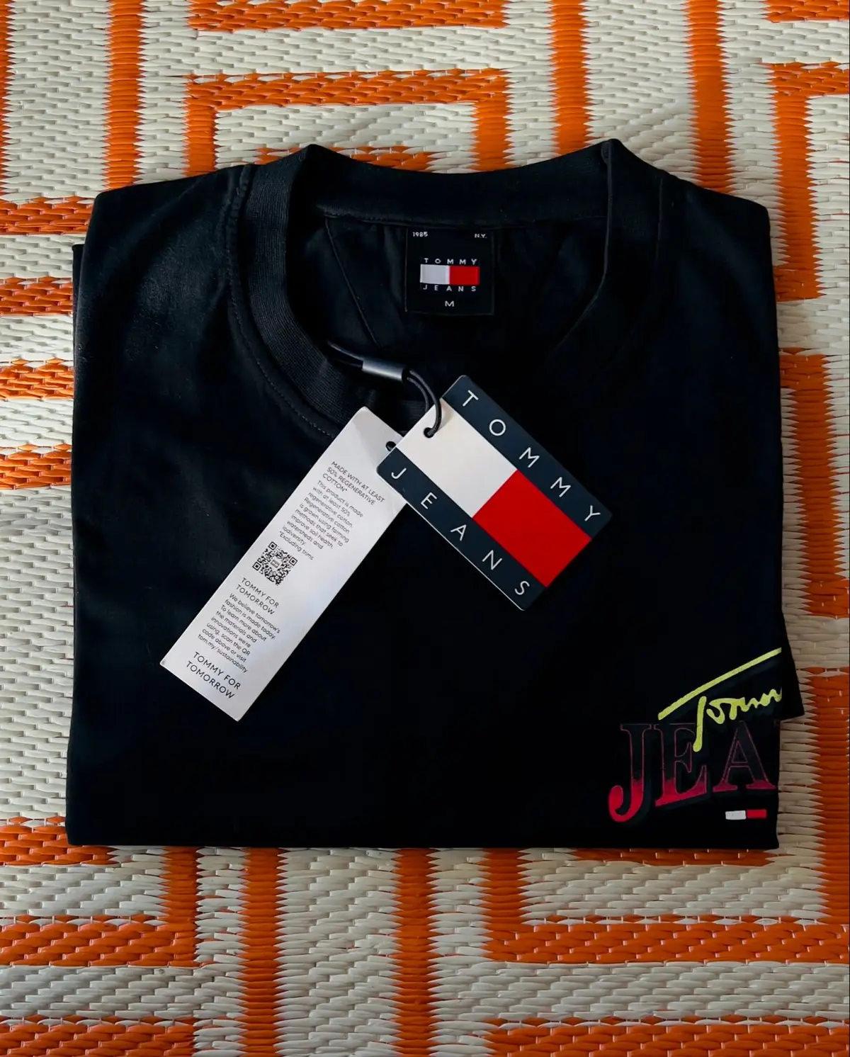 Tommy Jeans Black T-Shirt with Embroidered Logo