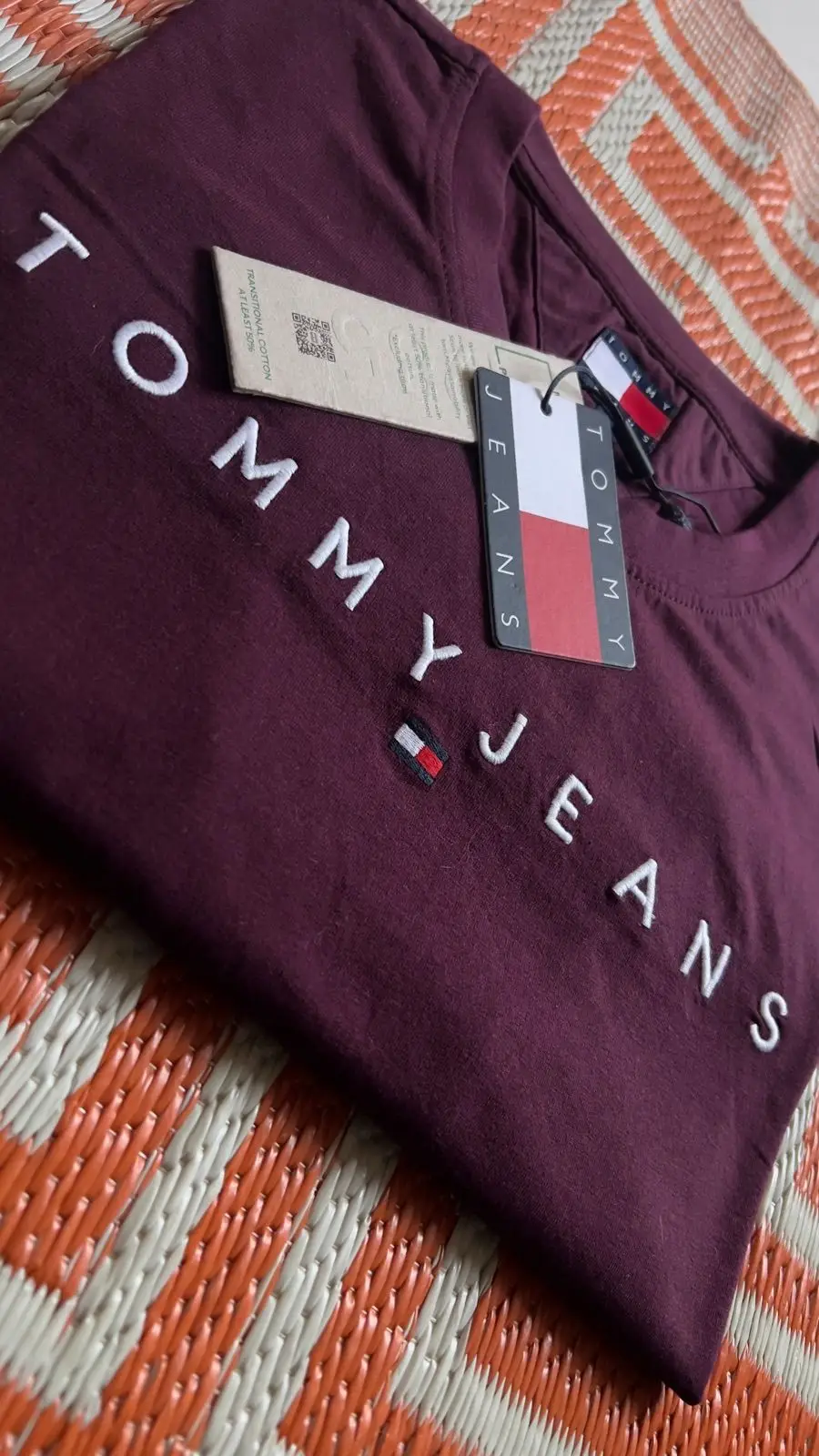 Tommy Jeans Burgundy T-Shirt XL