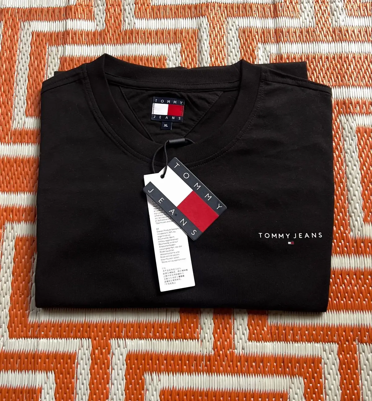 Tommy Jeans Black T-Shirt with Chest Logo