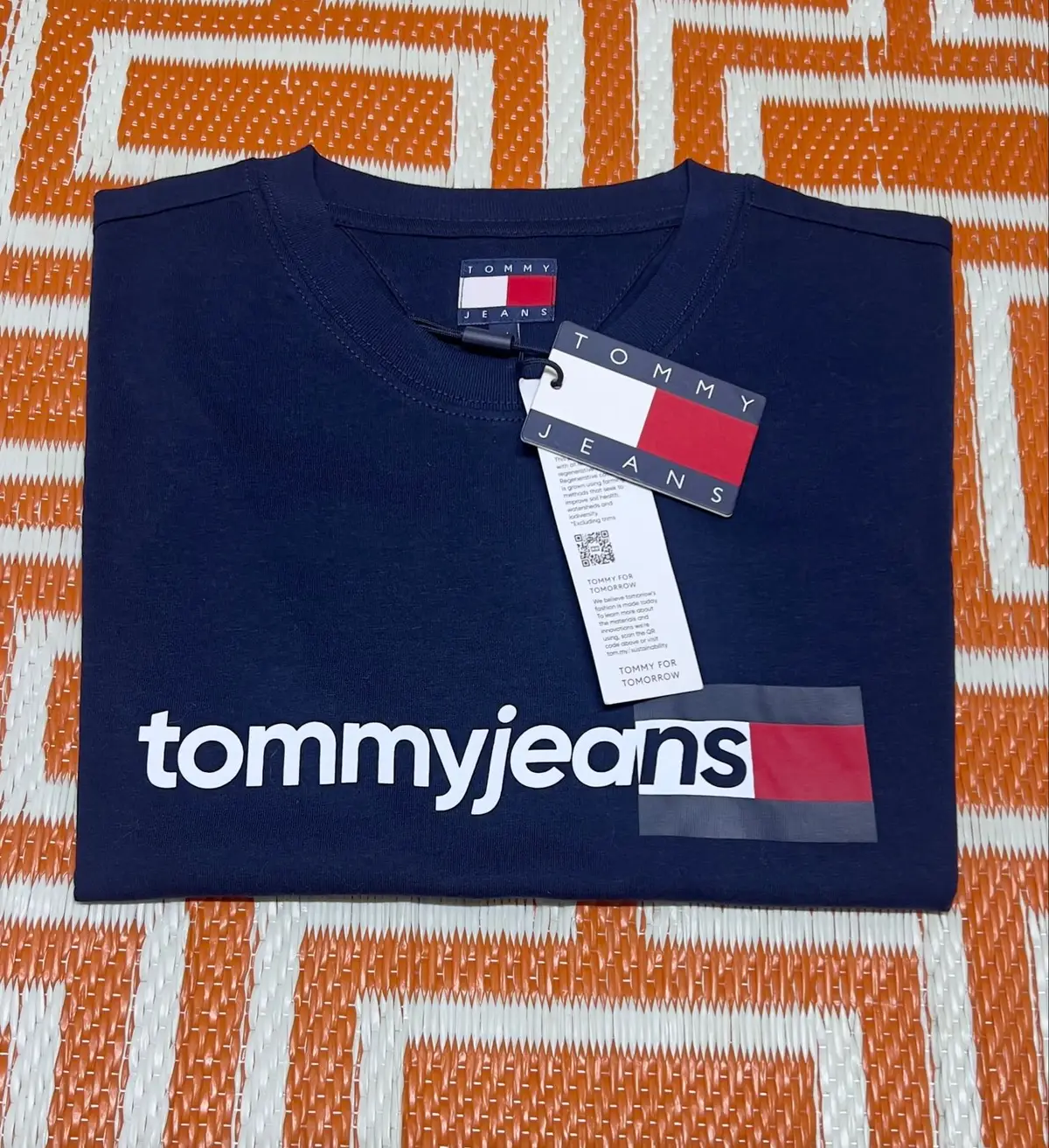Tommy Jeans Navy T-Shirt with Logo