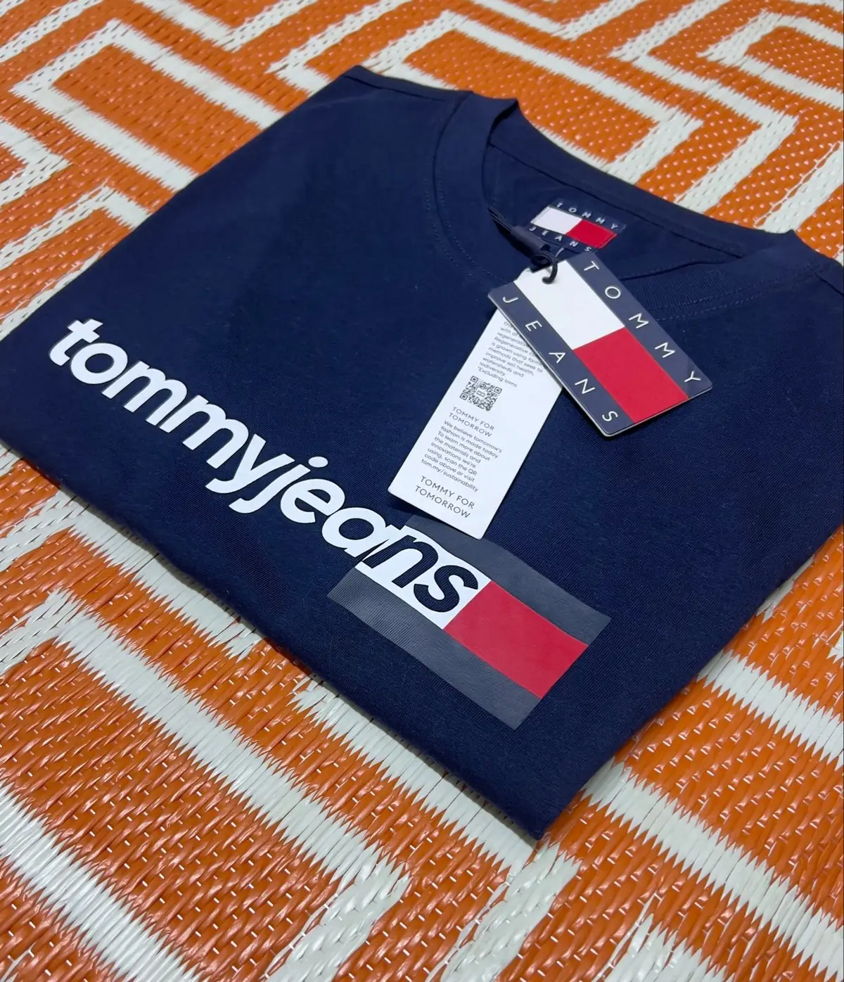 Tommy Jeans Navy T-Shirt with Logo