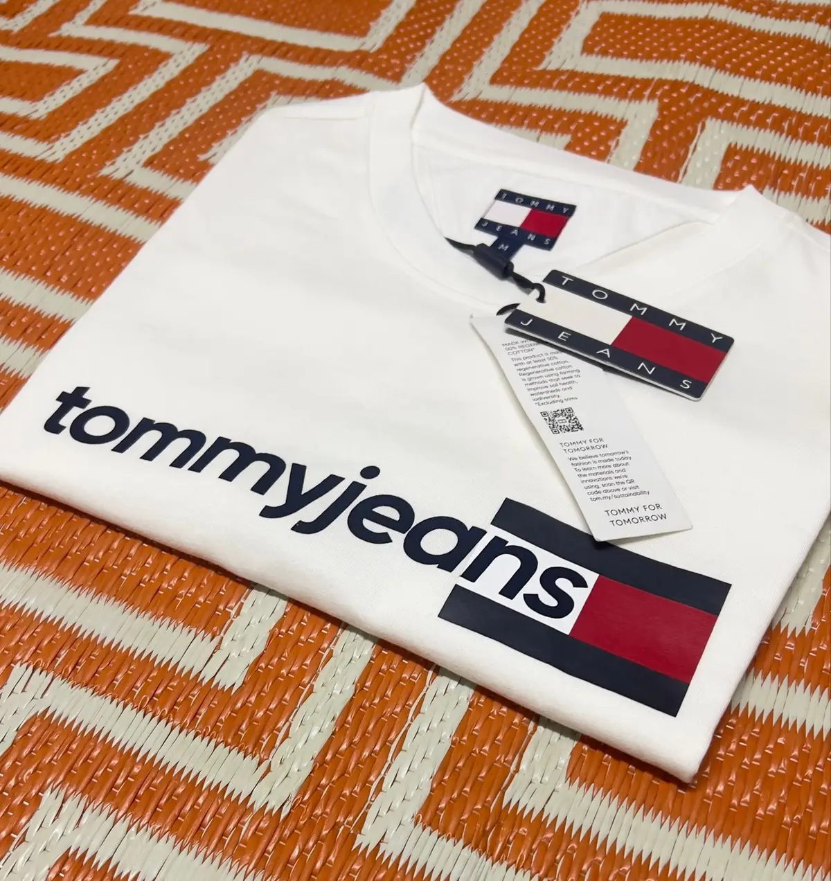 Tommy Jeans White Logo T-Shirt Size M