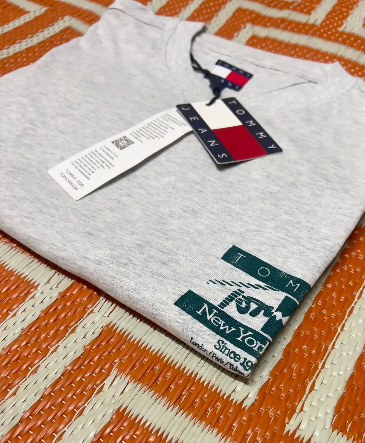 Tommy Hilfiger Grey T-Shirt