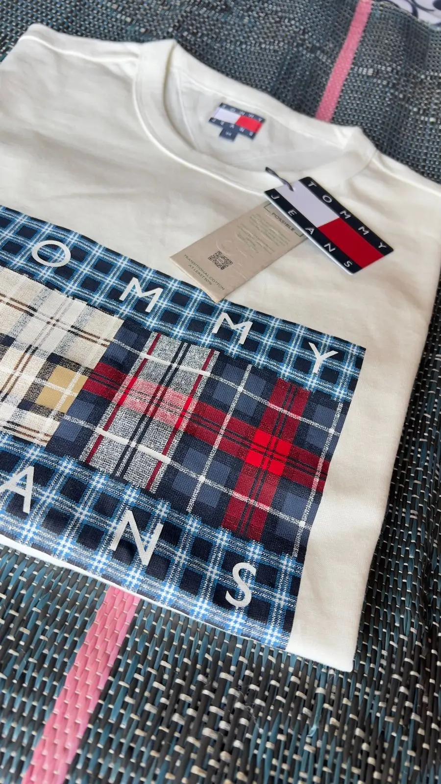 Tommy Jeans T-Shirt with Plaid Graphic Box Logo White Medium