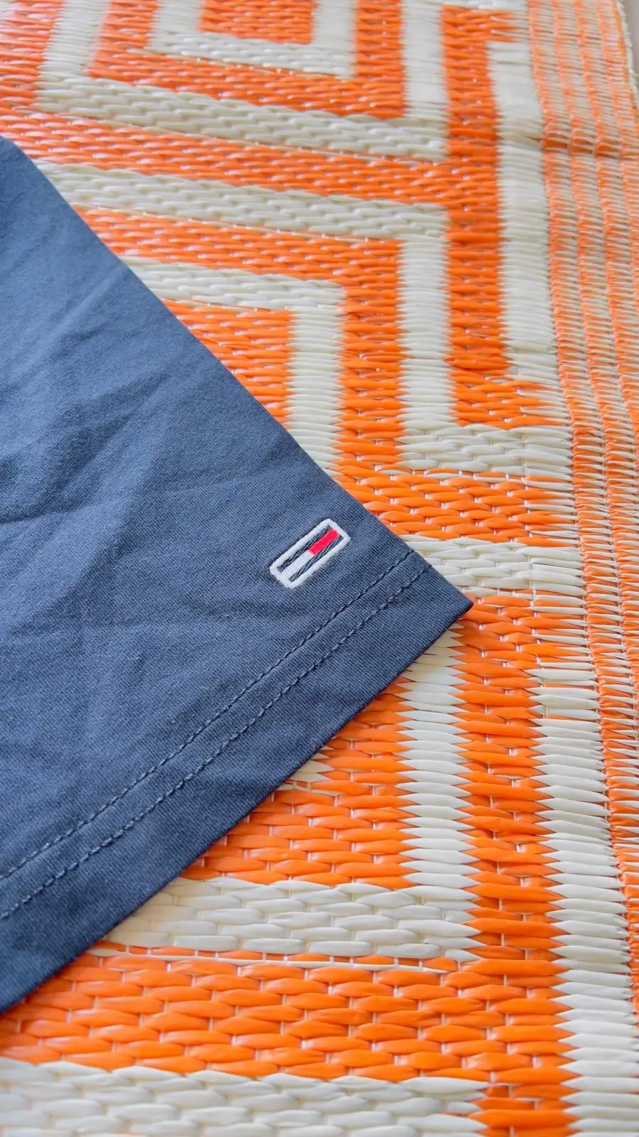Tommy Jeans Navy T-Shirt with Chest Logo