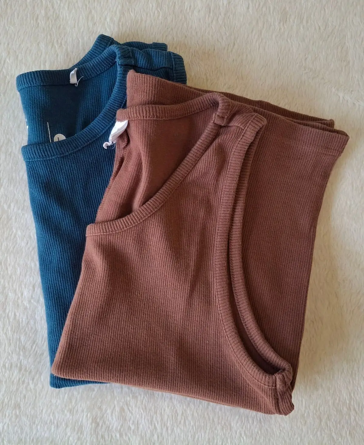 Bundle (2x) Refinery Ribbed Racerback Tank Tops – Size Large