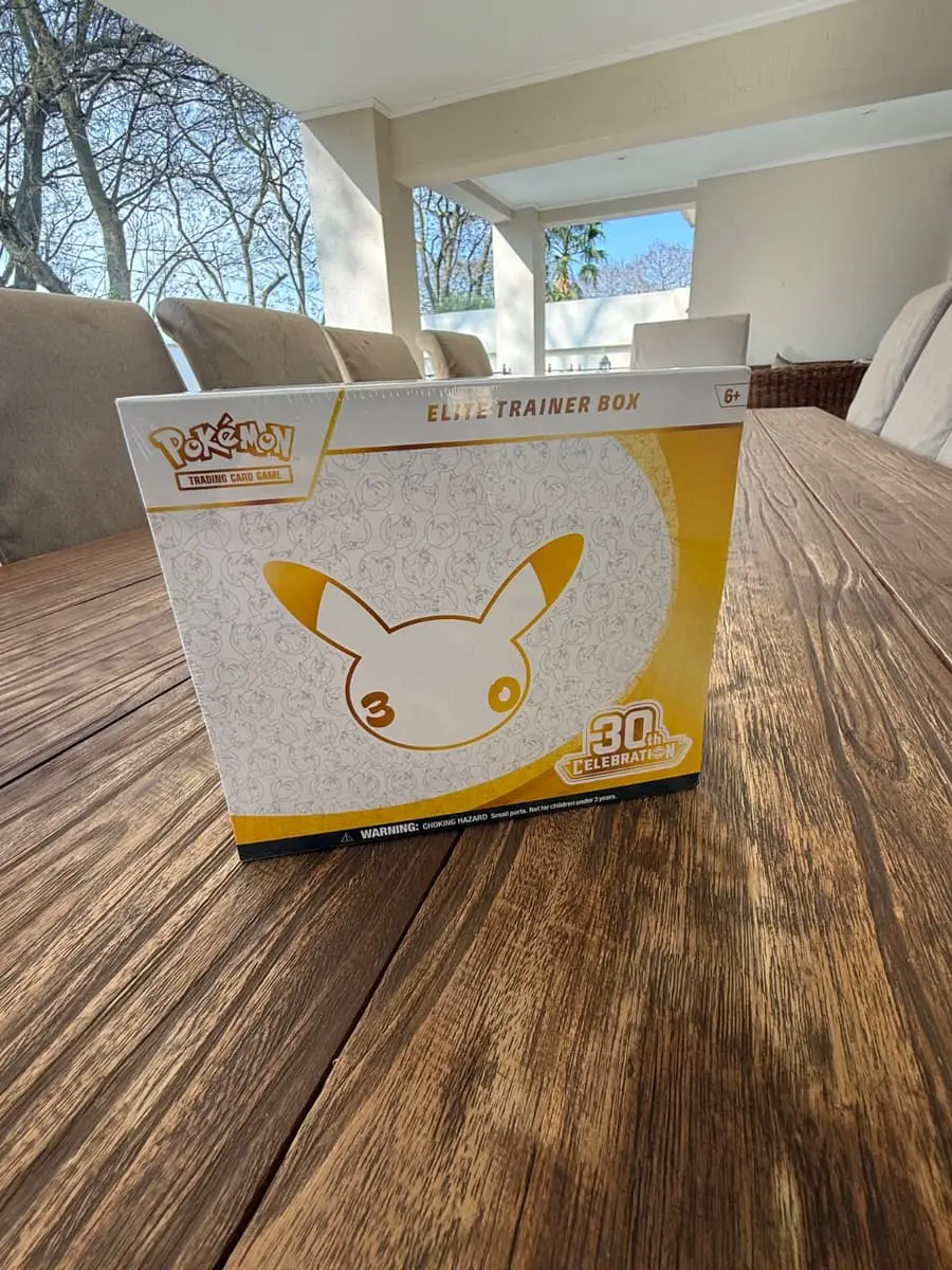 Pokémon 30th Celebration Elite Trainer box