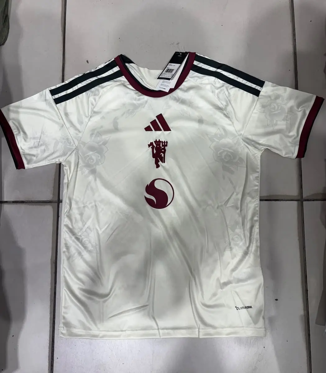 Man united Away