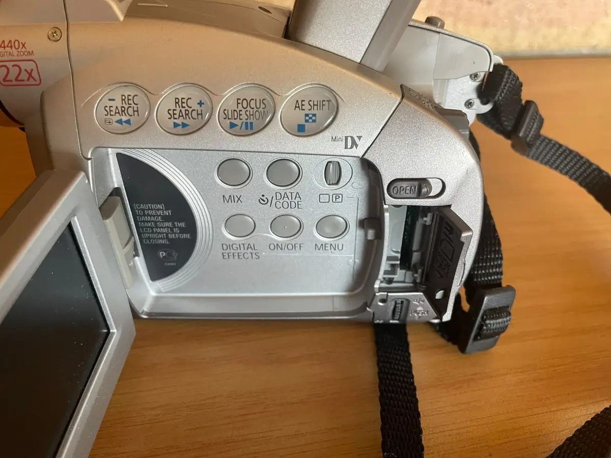 Canon Mini DV Camcorder