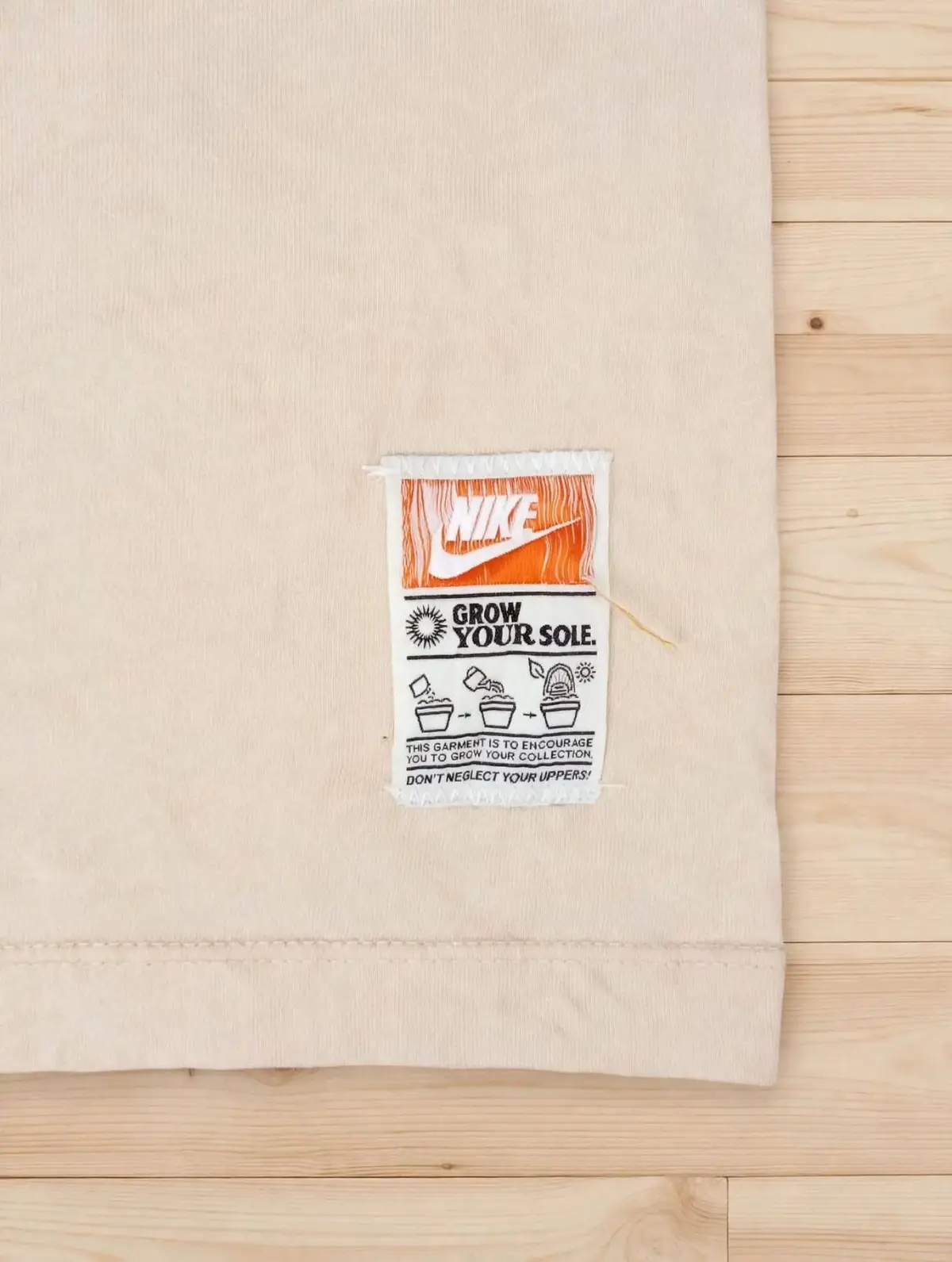 Nike Flowerbox Graphic T-Shirt