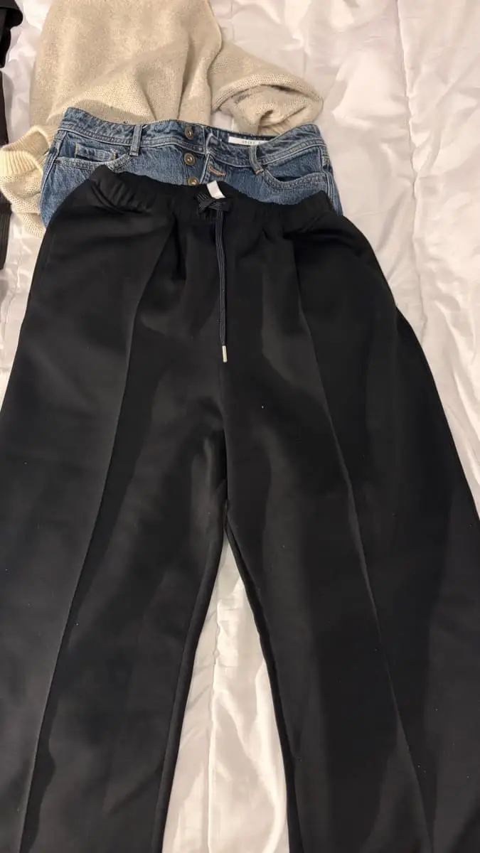 Black sweat pants