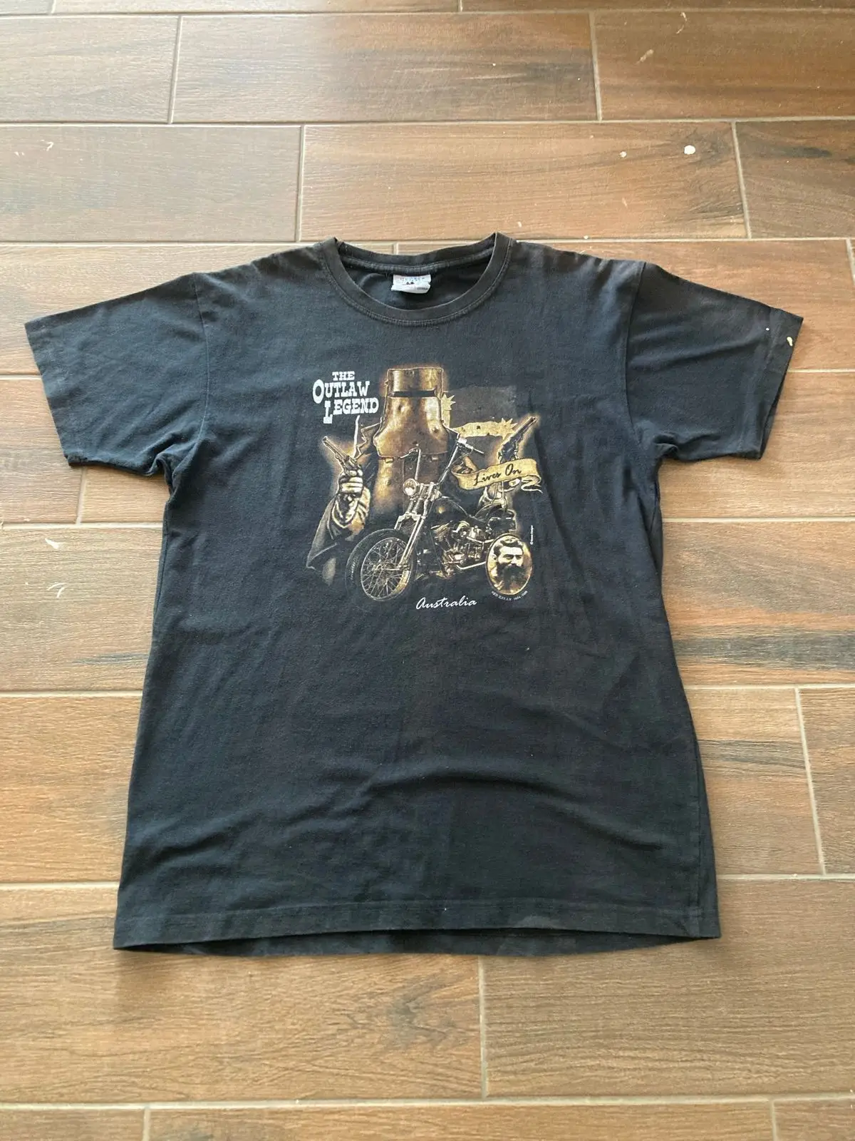 Vintage The Outlaw Legend Australia Graphic T-Shirt