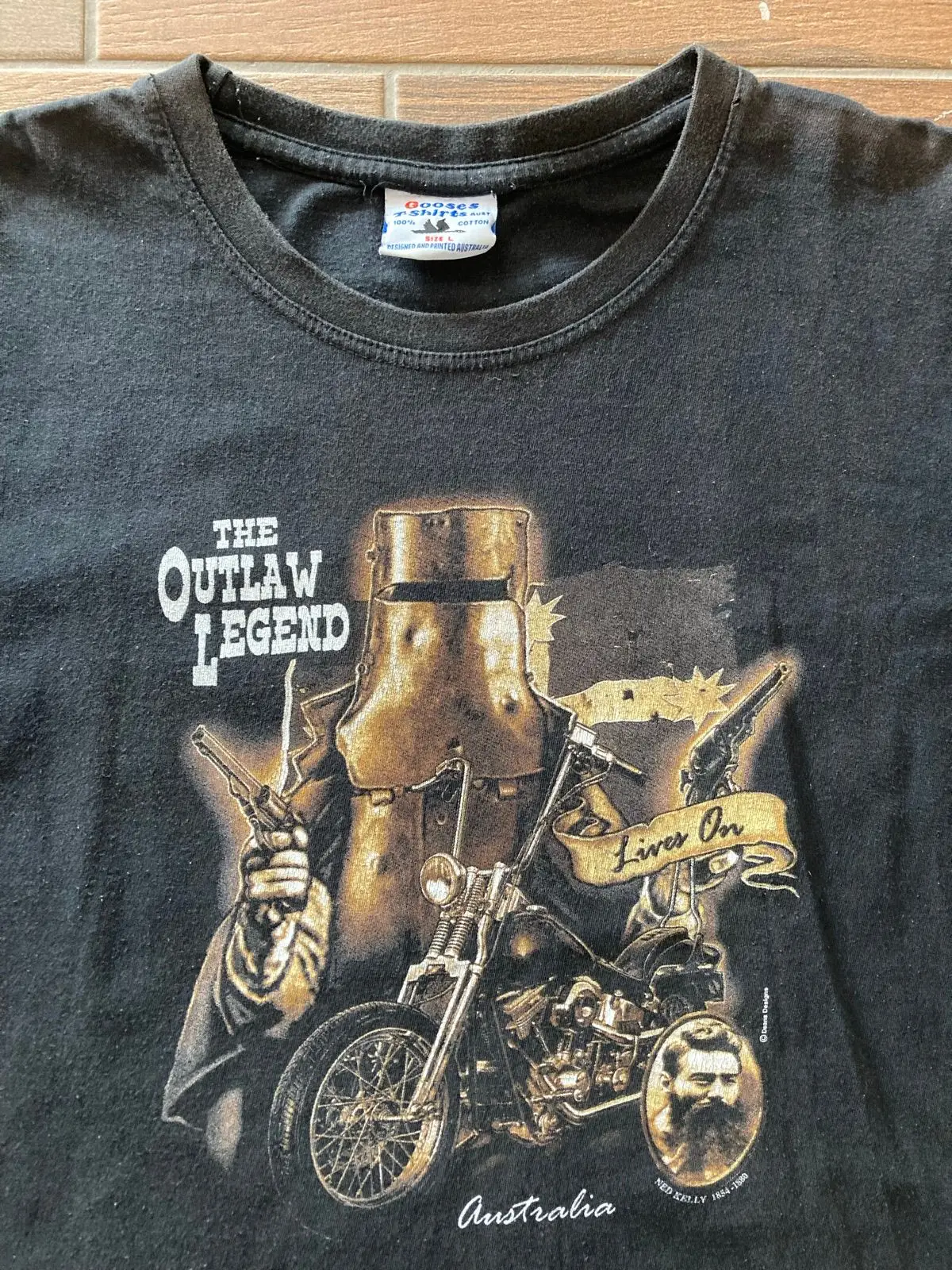 Vintage The Outlaw Legend Australia Graphic T-Shirt