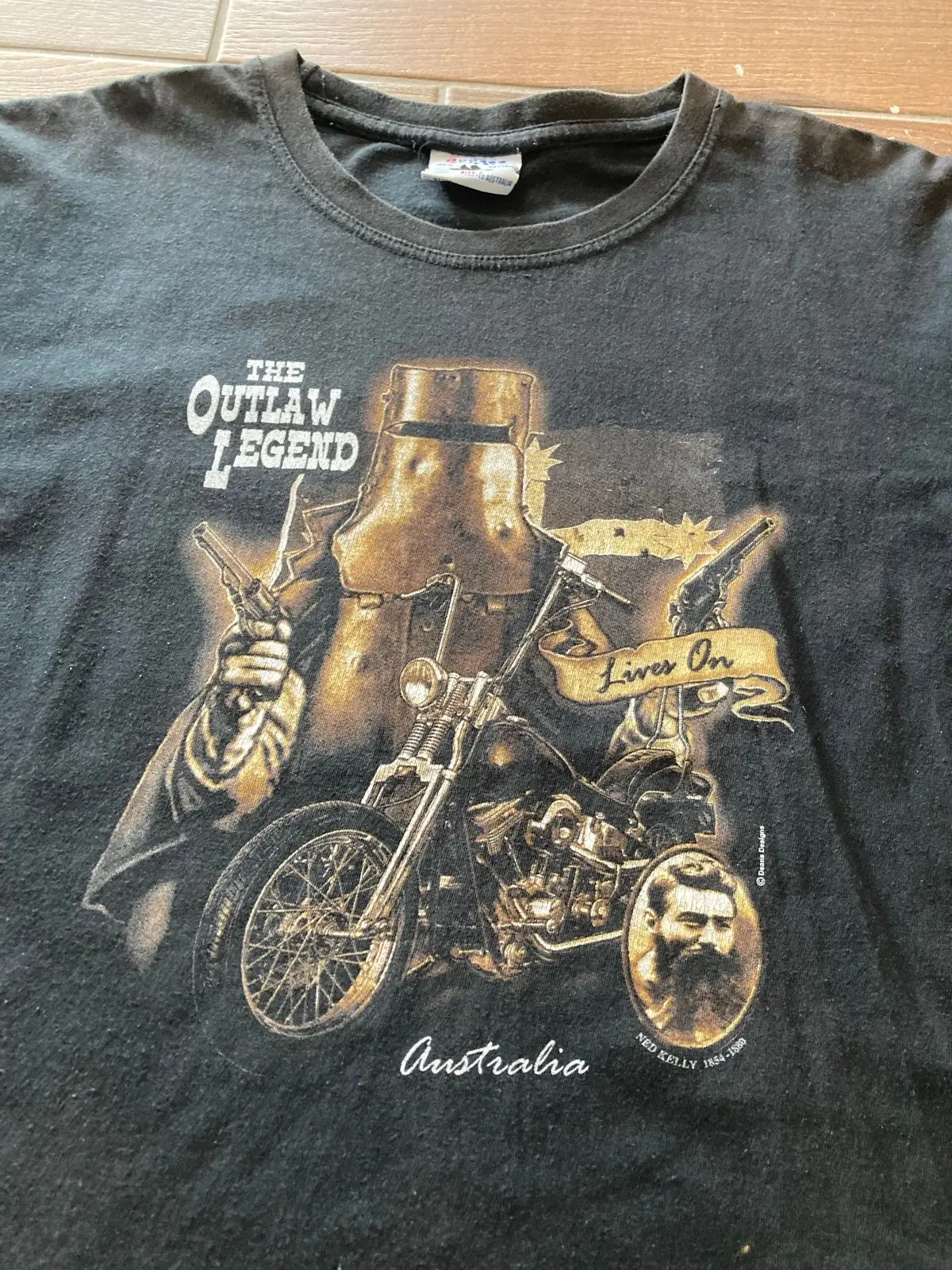 Vintage The Outlaw Legend Australia Graphic T-Shirt