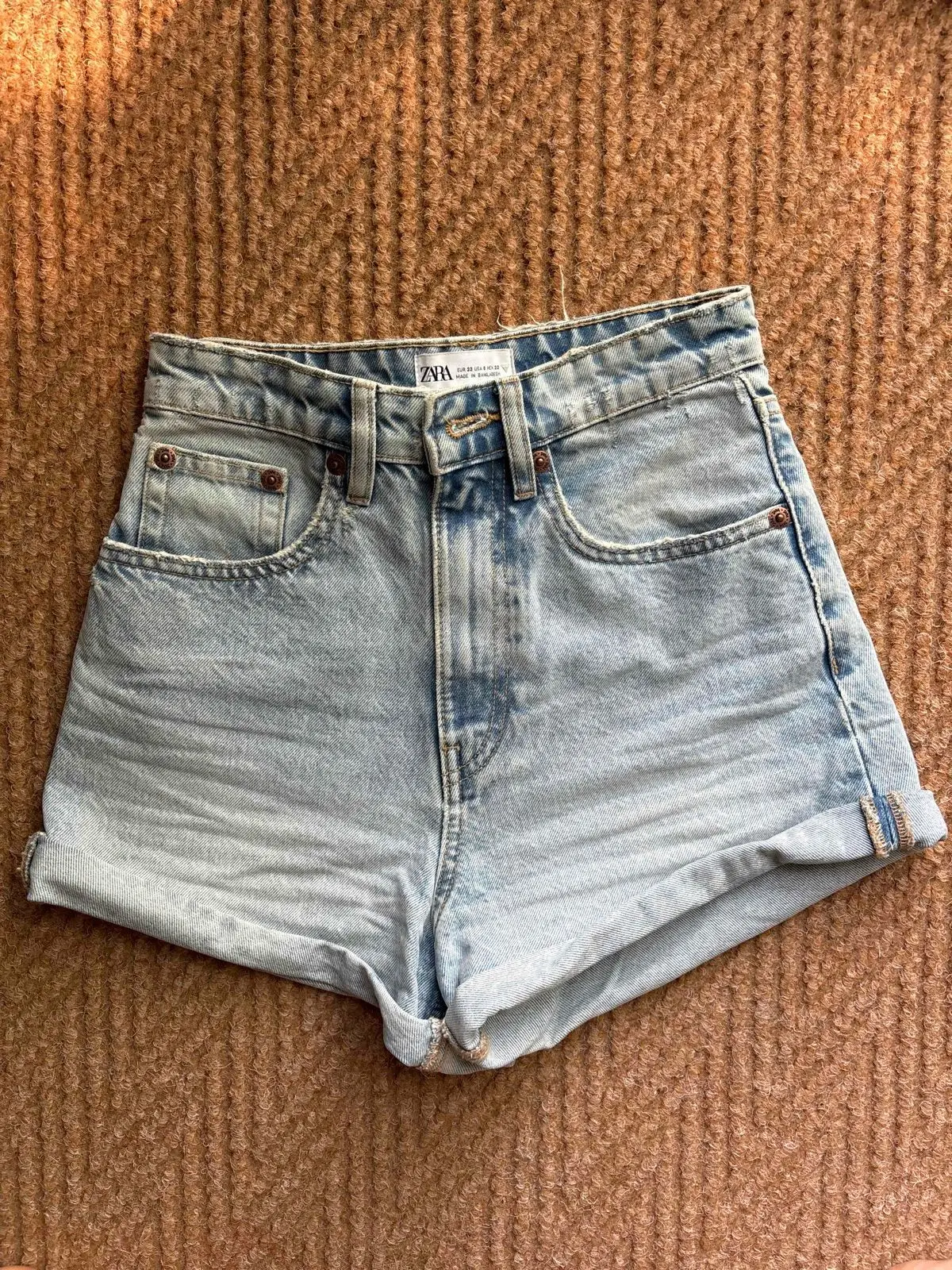 Zara Light Wash Denim Shorts Size 32