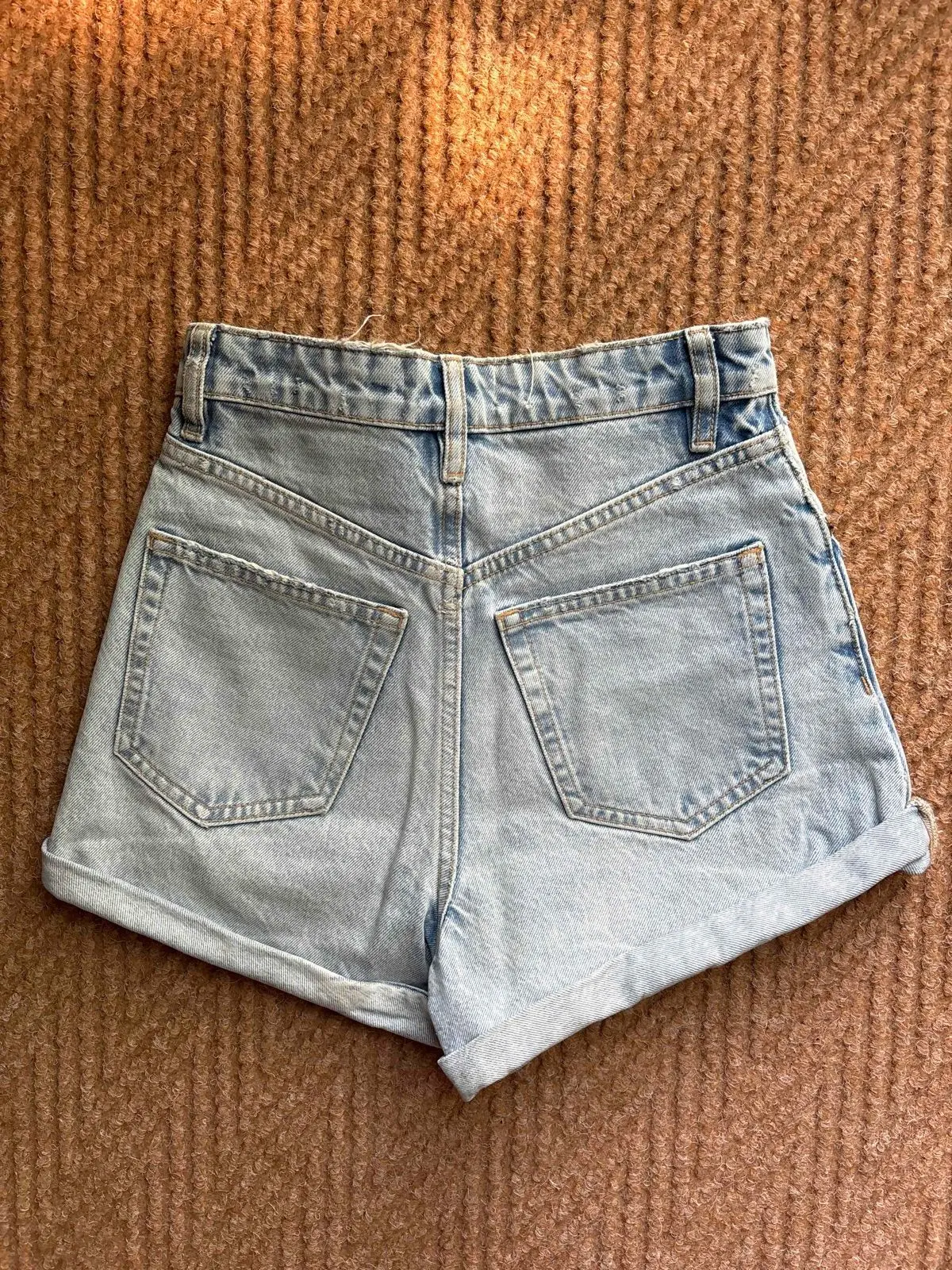 Zara Light Wash Denim Shorts Size 32