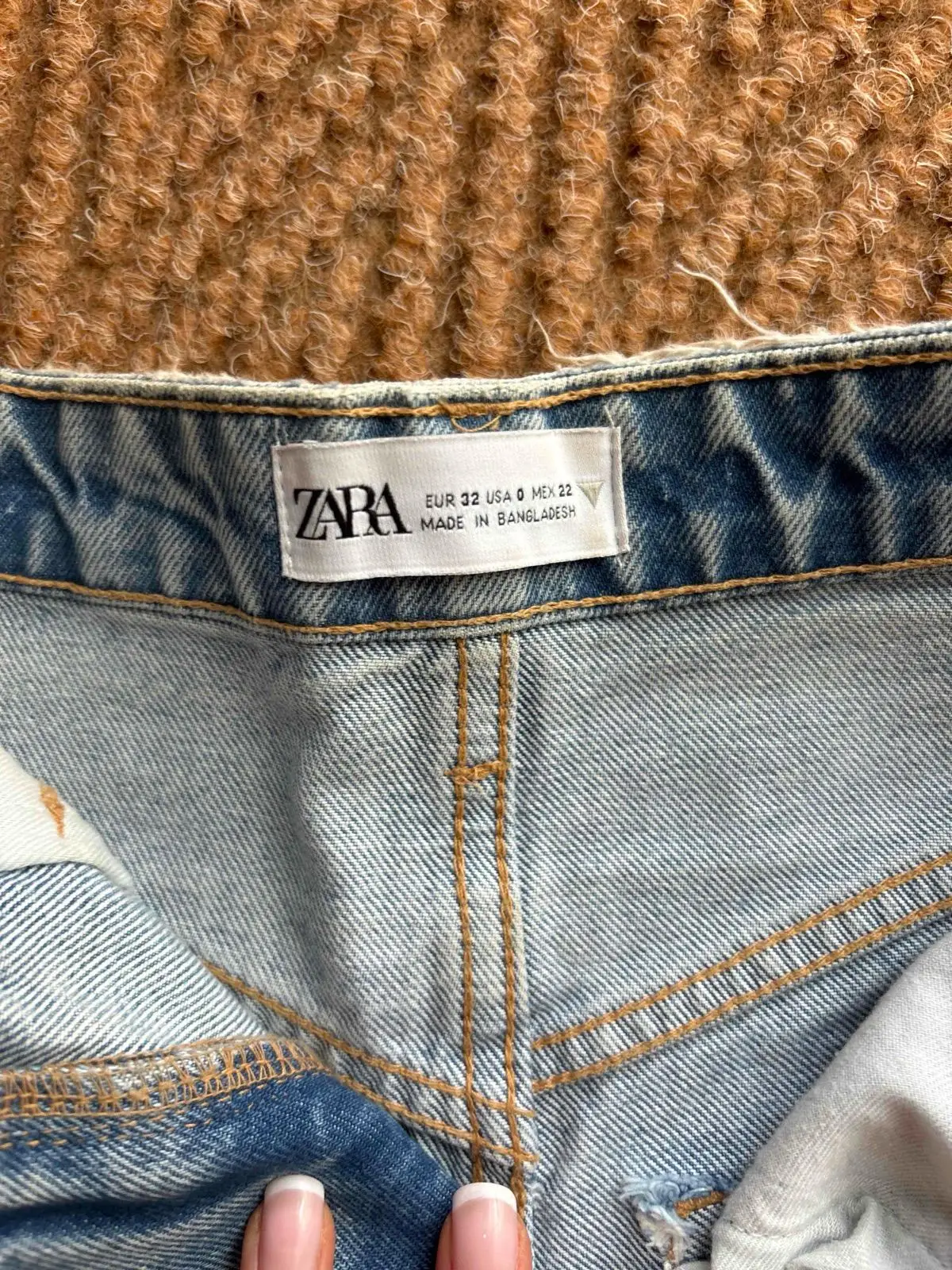 Zara Light Wash Denim Shorts Size 32