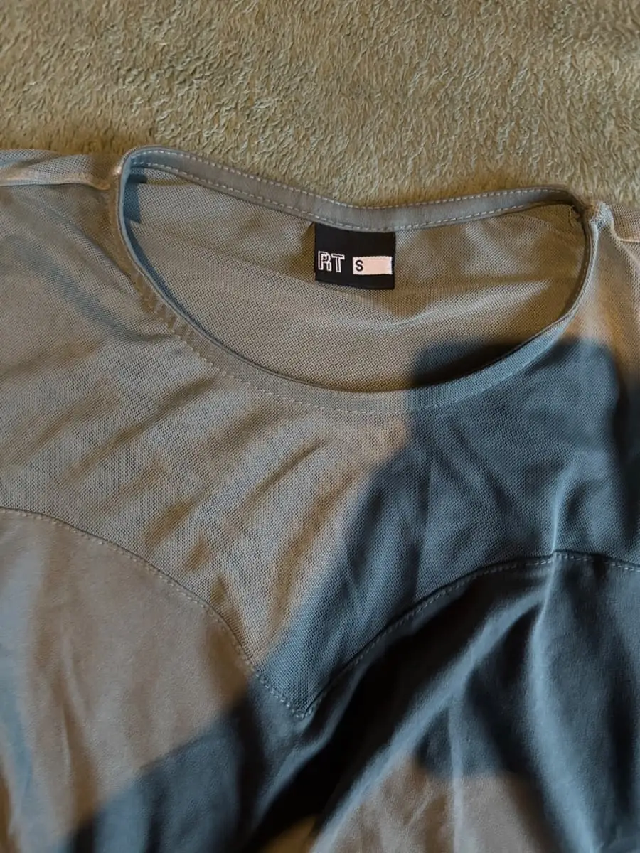 Low cropped top