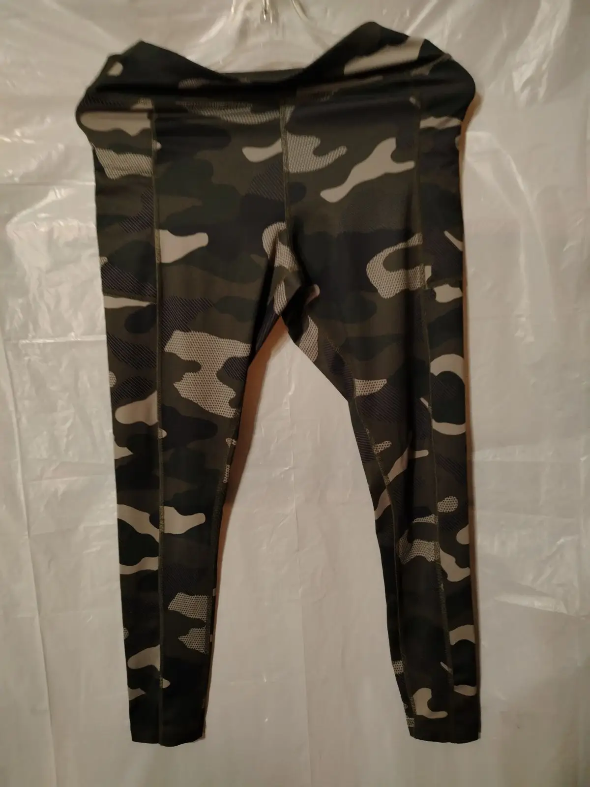 Maxed Camouflage Active Leggings Size S