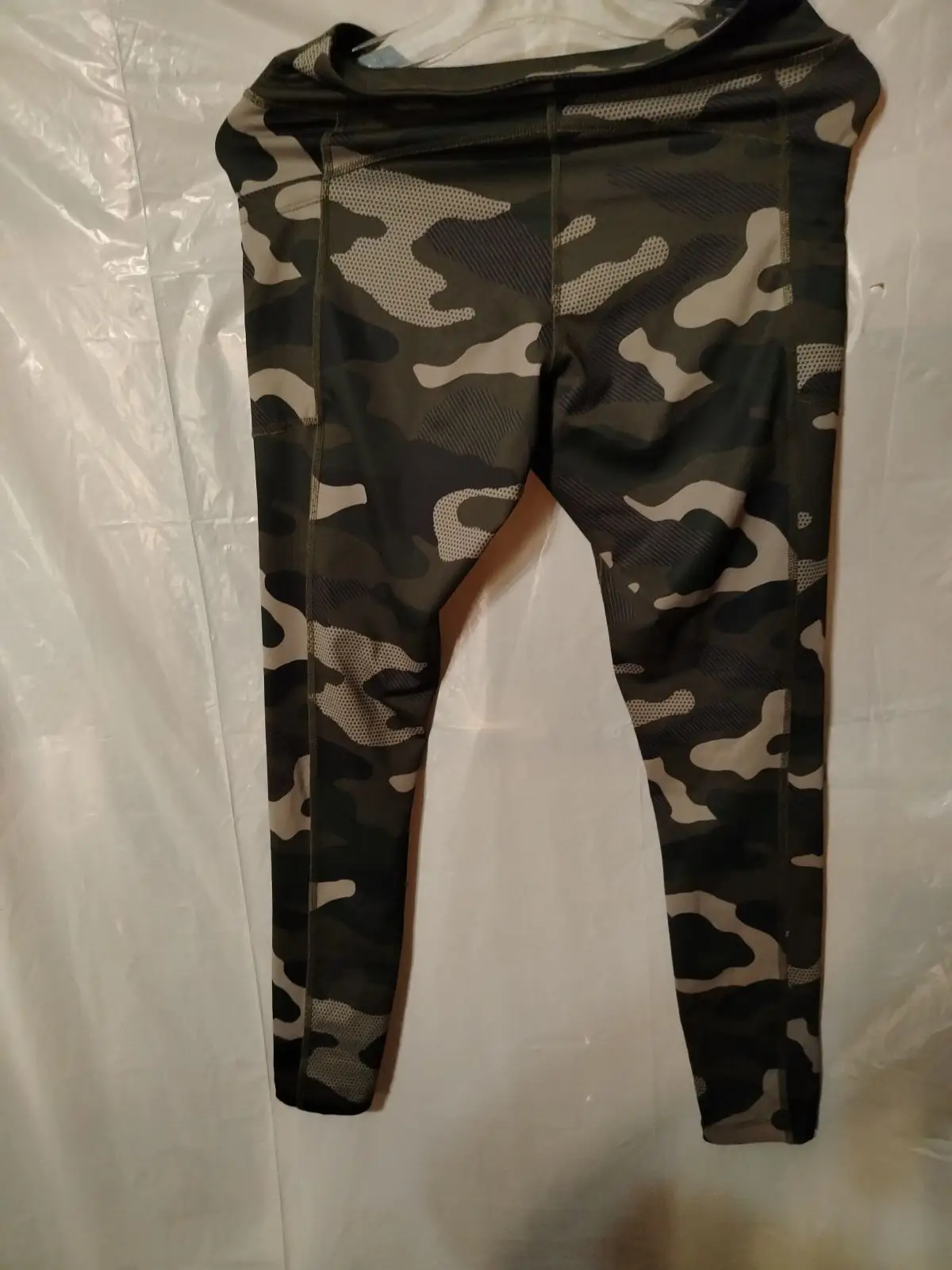 Maxed Camouflage Active Leggings Size S