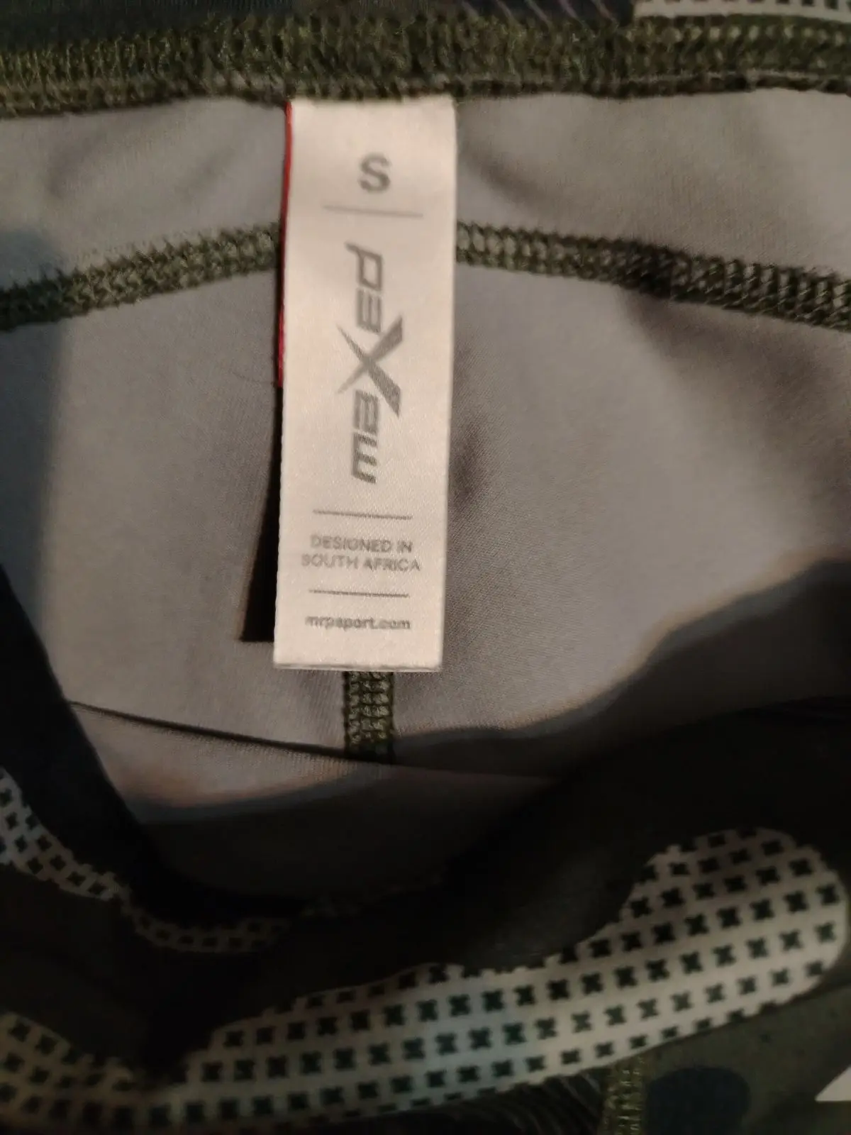 Maxed Camouflage Active Leggings Size S