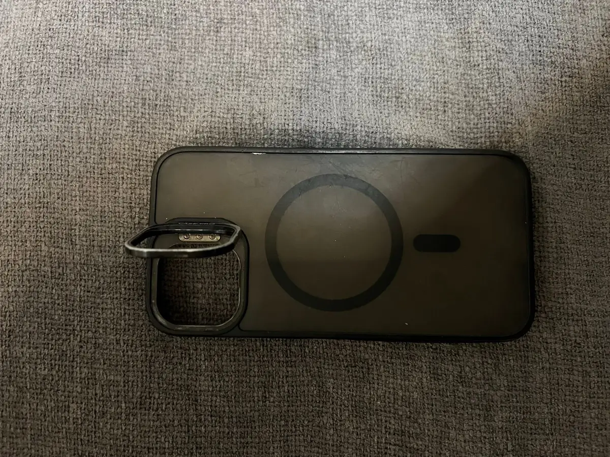 Case Pro MagSafe Phone Case