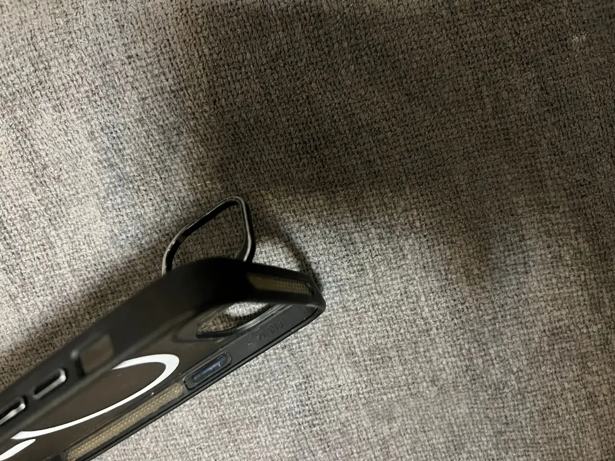 Case Pro MagSafe Phone Case