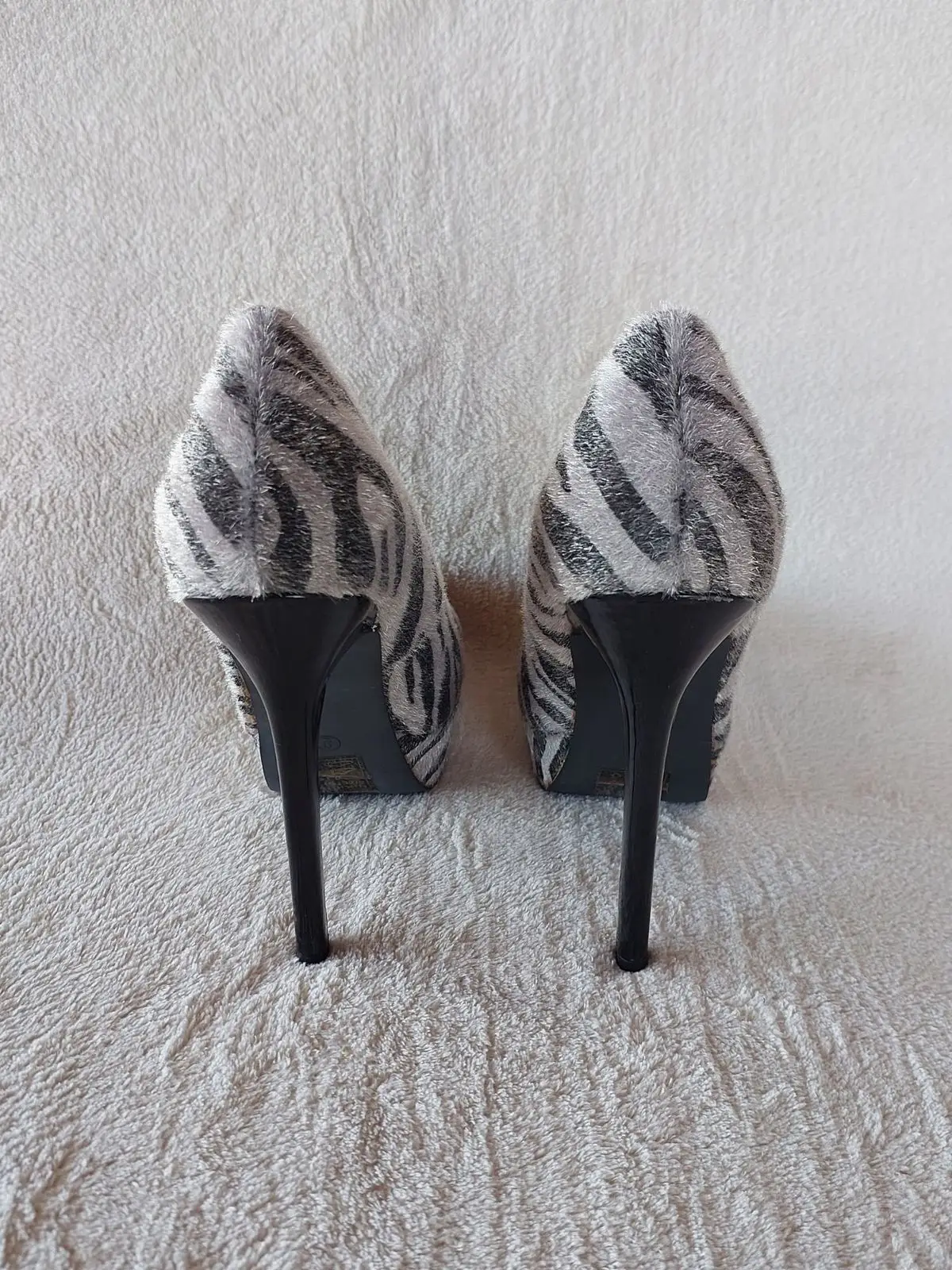 Breckelle's Zebra Print Faux Hair Platform Heels Stiletto Pumps (Nikki-05) | Size 7
