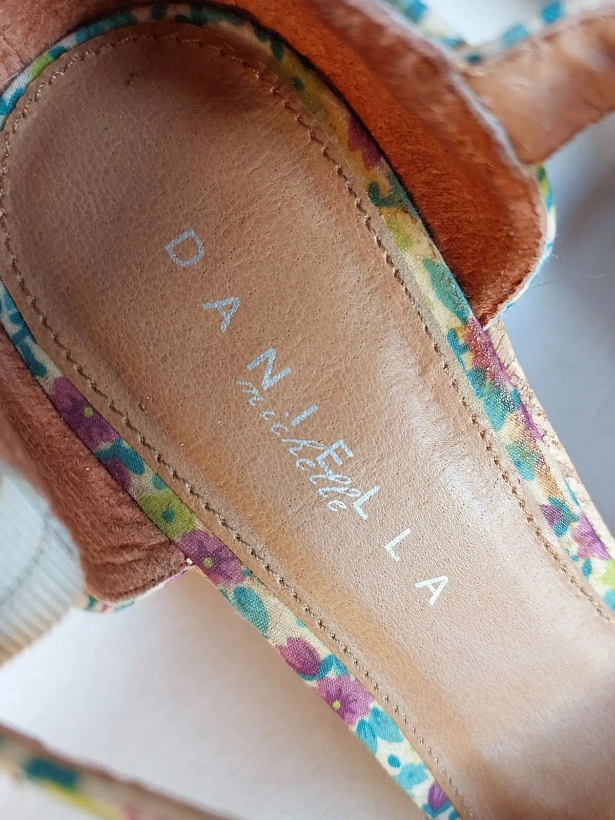 Daniella Michelle Floral & Burlap Wedge Sandals | Size 7
