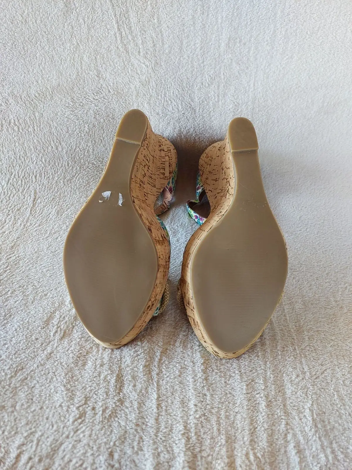 Daniella Michelle Floral & Burlap Wedge Sandals | Size 7