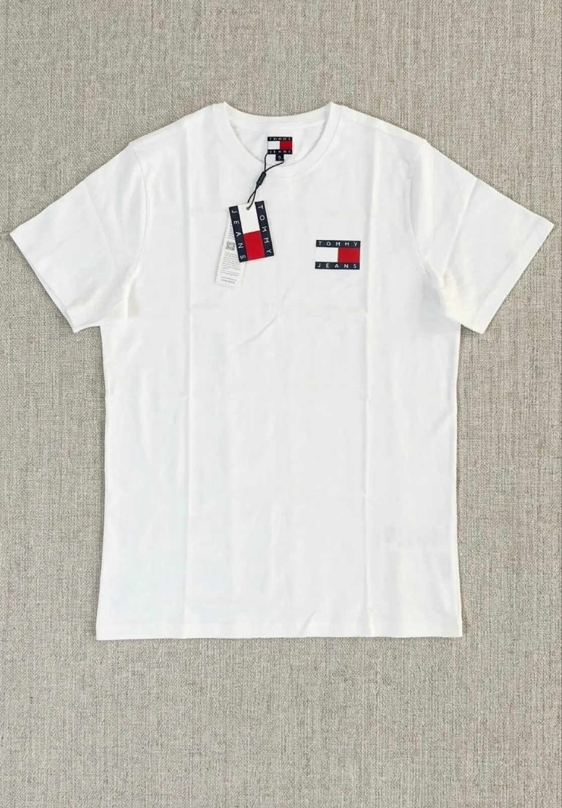 Tommy Hilfiger White T-Shirt with Flag Logo
