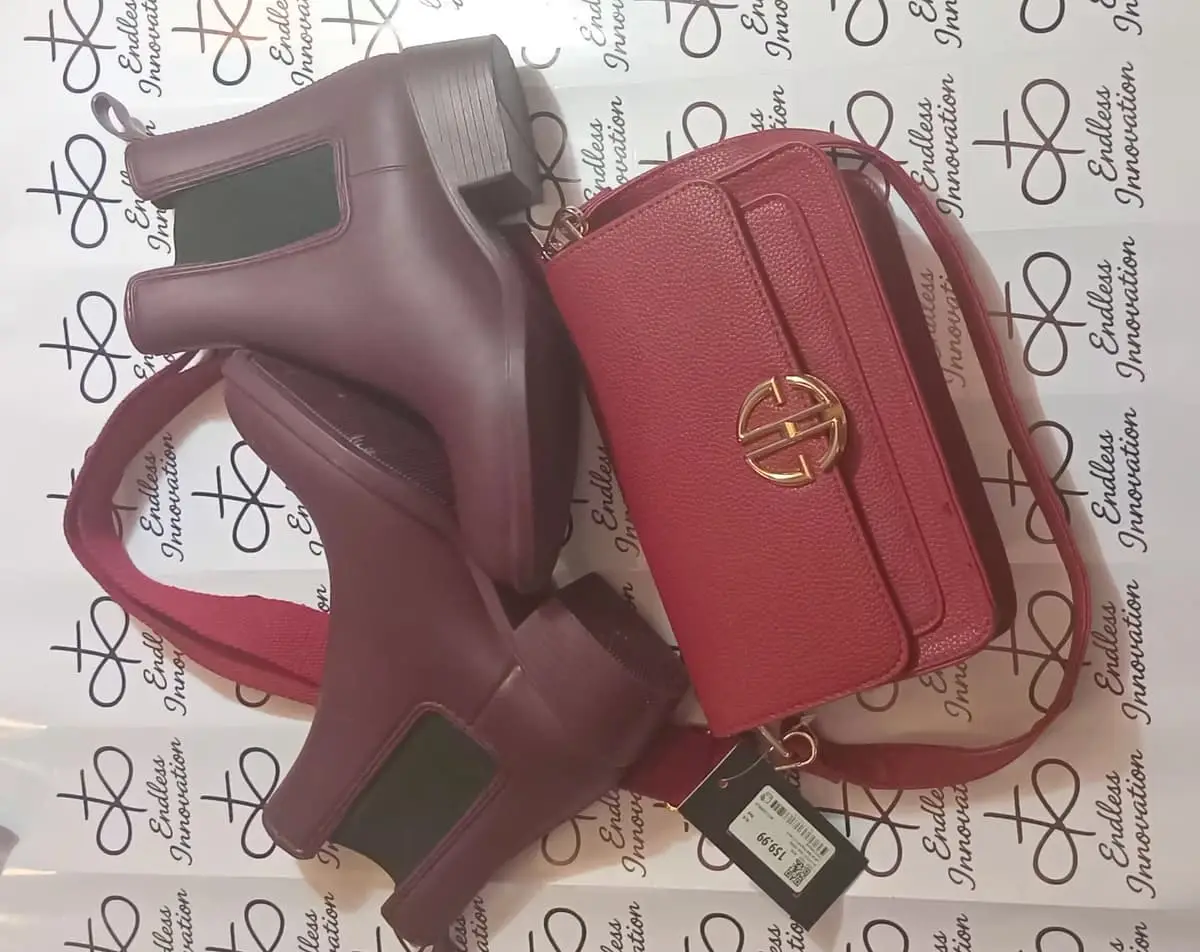 Stylish Marron 👢 Boots & 👜  Bag Combo