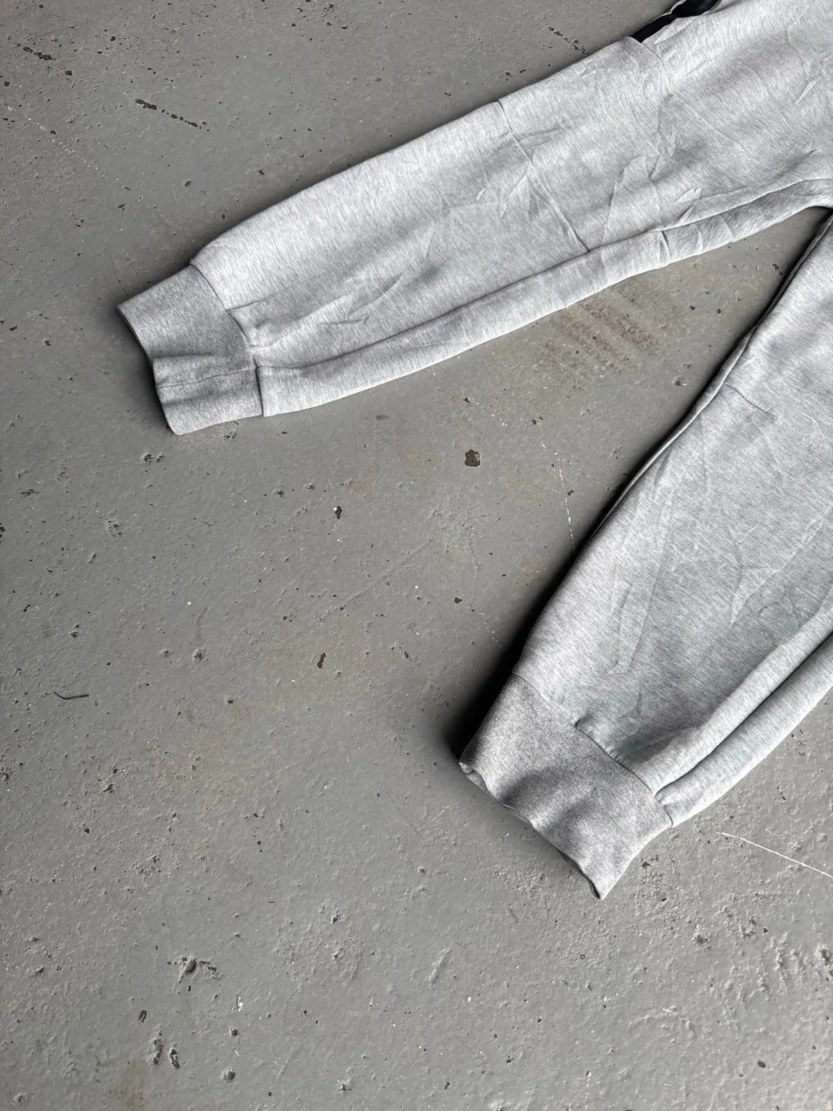 Light Grey Nike Tech Fleece Joggers M