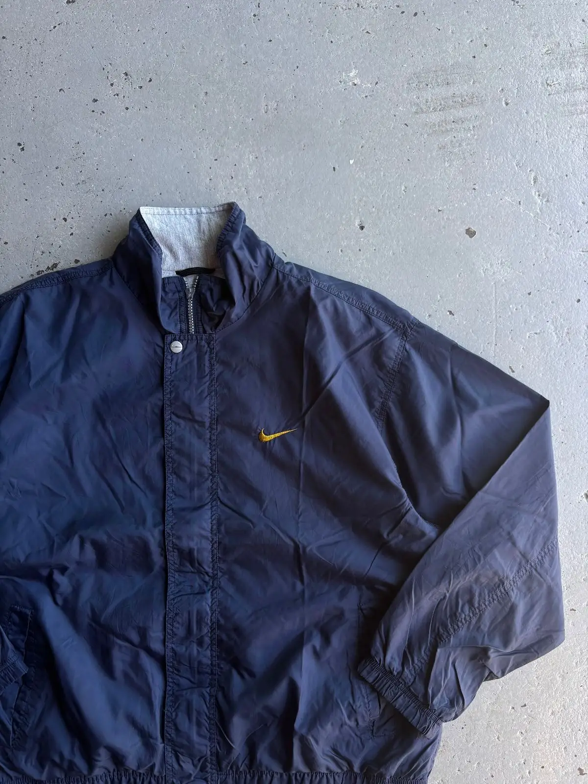 Vintage Navy Blue Nike Full-Zip Windbreaker Jacket