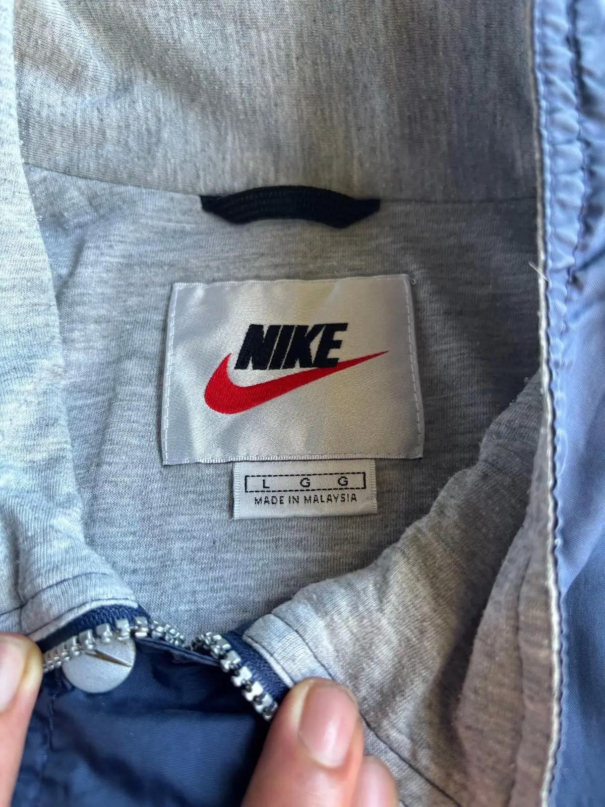 Vintage Navy Blue Nike Full-Zip Windbreaker Jacket