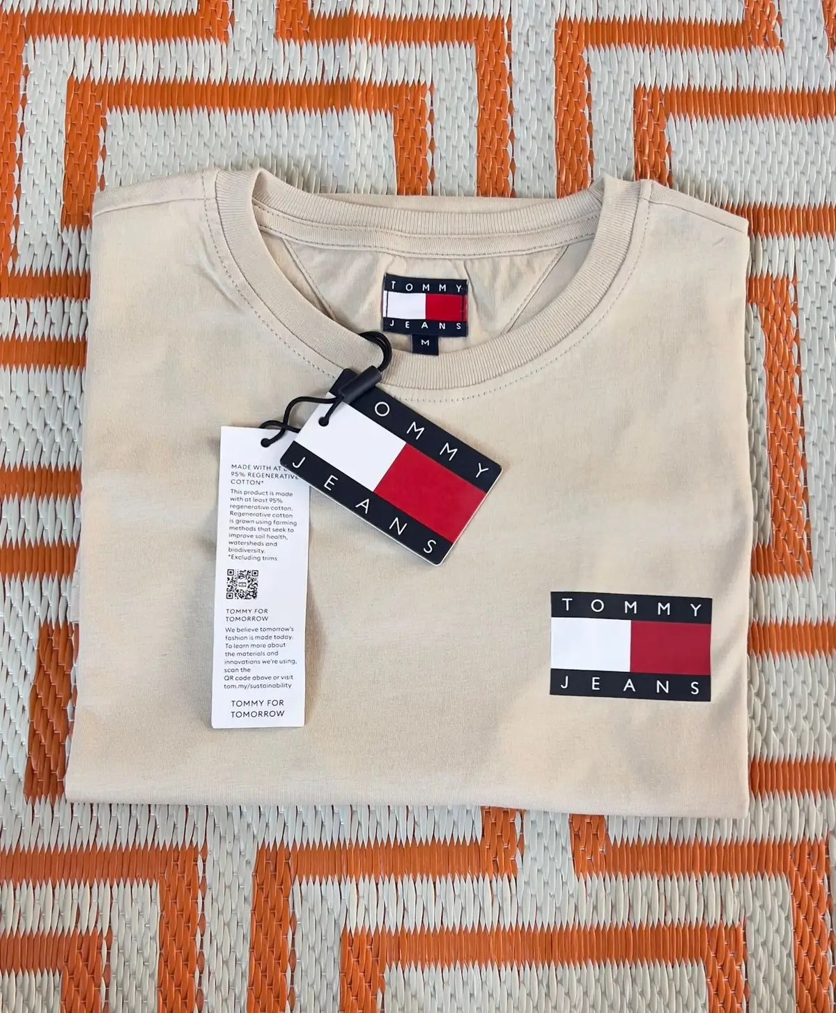 Tommy Hilfiger Beige T-Shirt with Chest Logo