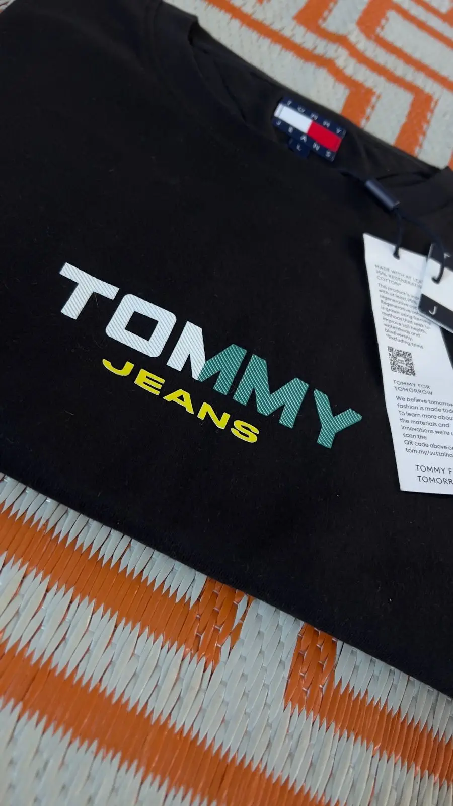 Tommy Jeans Black T-Shirt