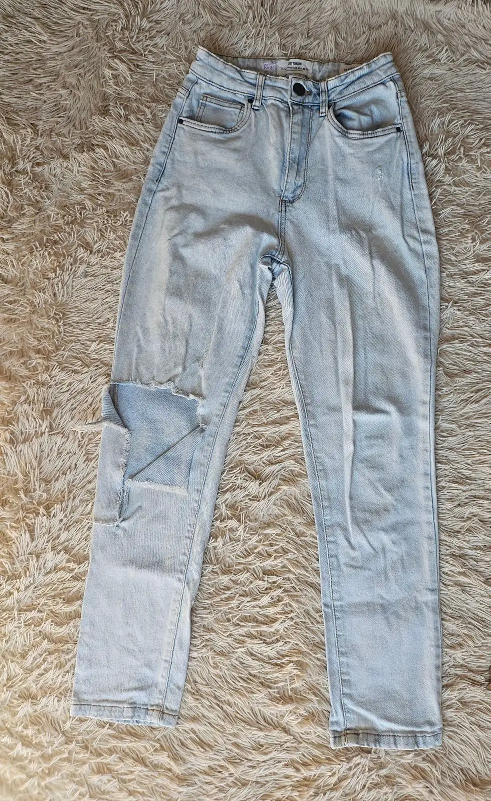 Cotton On Light Wash Ripped Mom Jeans Size 8