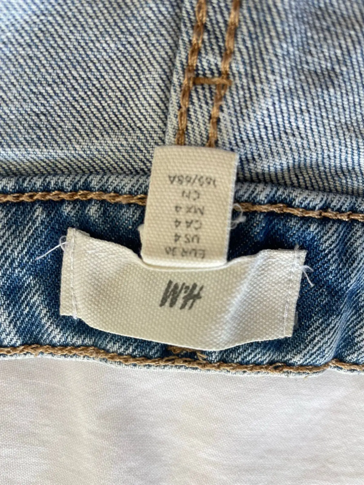 H&M Blue Denim Shorts Size 4