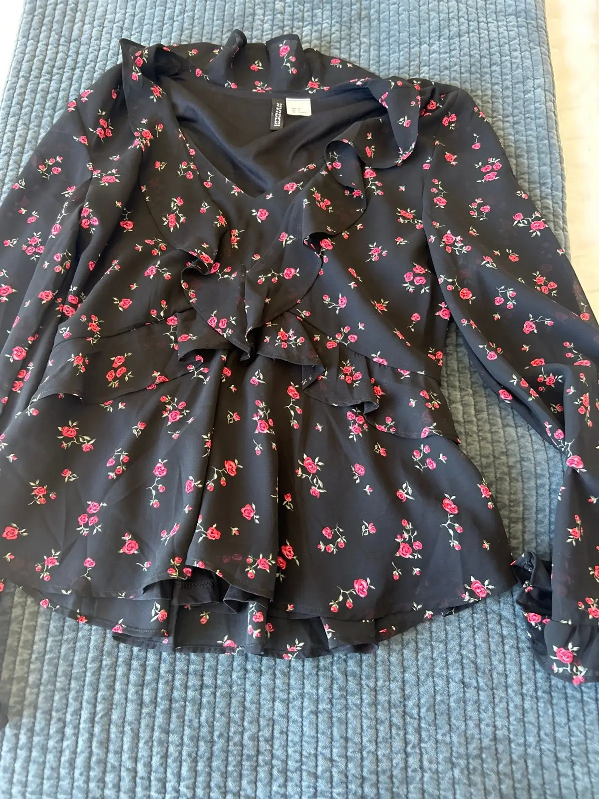 H&M Black Floral Long Sleeve Ruffle Top