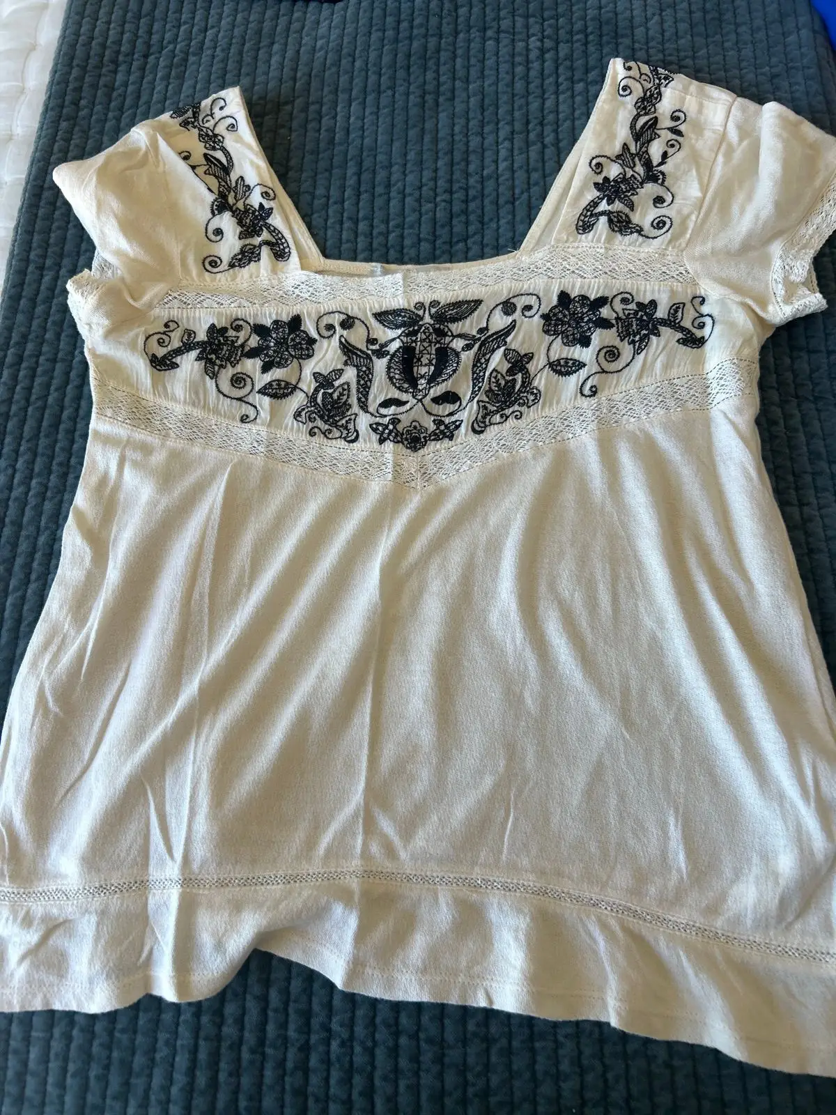 Zara Embroidered White Top Size M