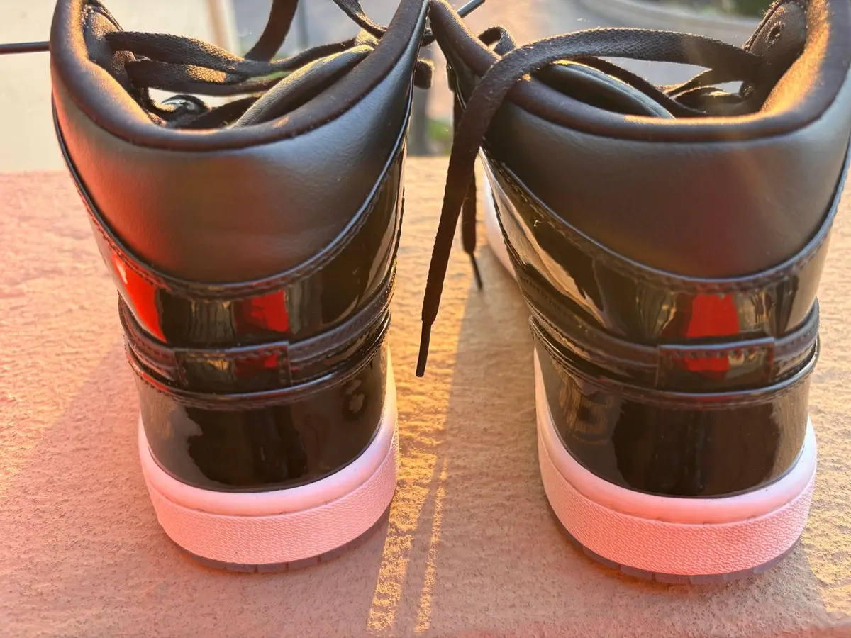 Nike Air Jordan 1 Mid SE Black Patent